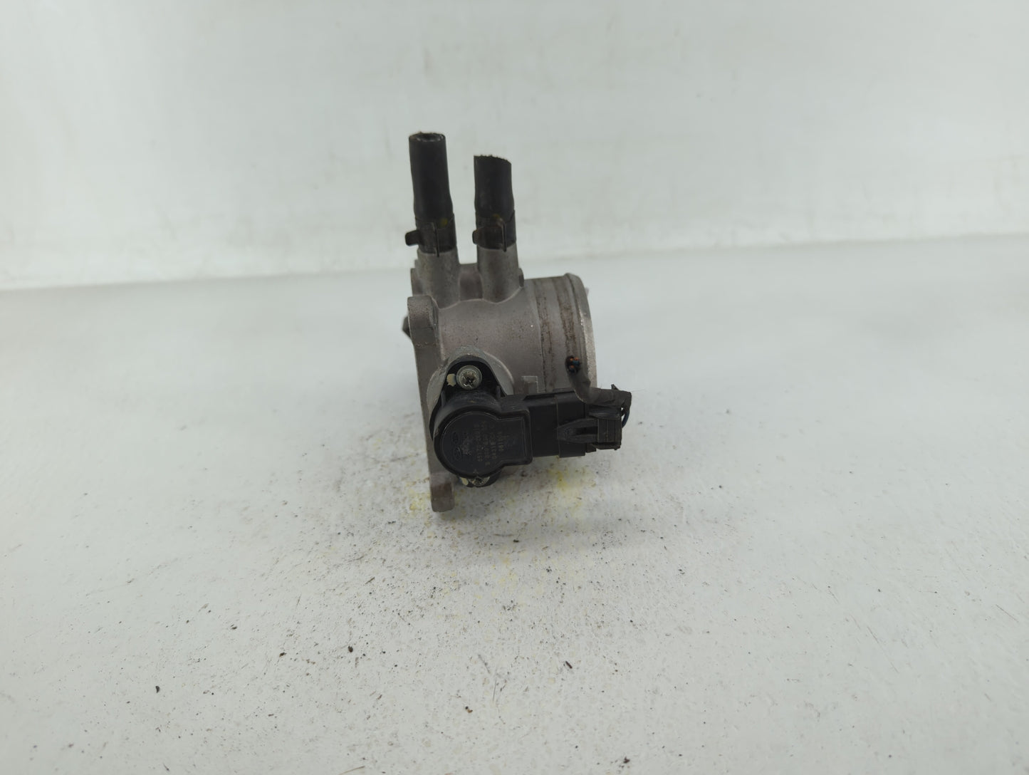 2007-2012 Hyundai Elantra Throttle Body P/N:35170-26910 55100-23950, 35100-23950 Fits Fits 2007 2008 2009 2010 2011 2012 OEM
