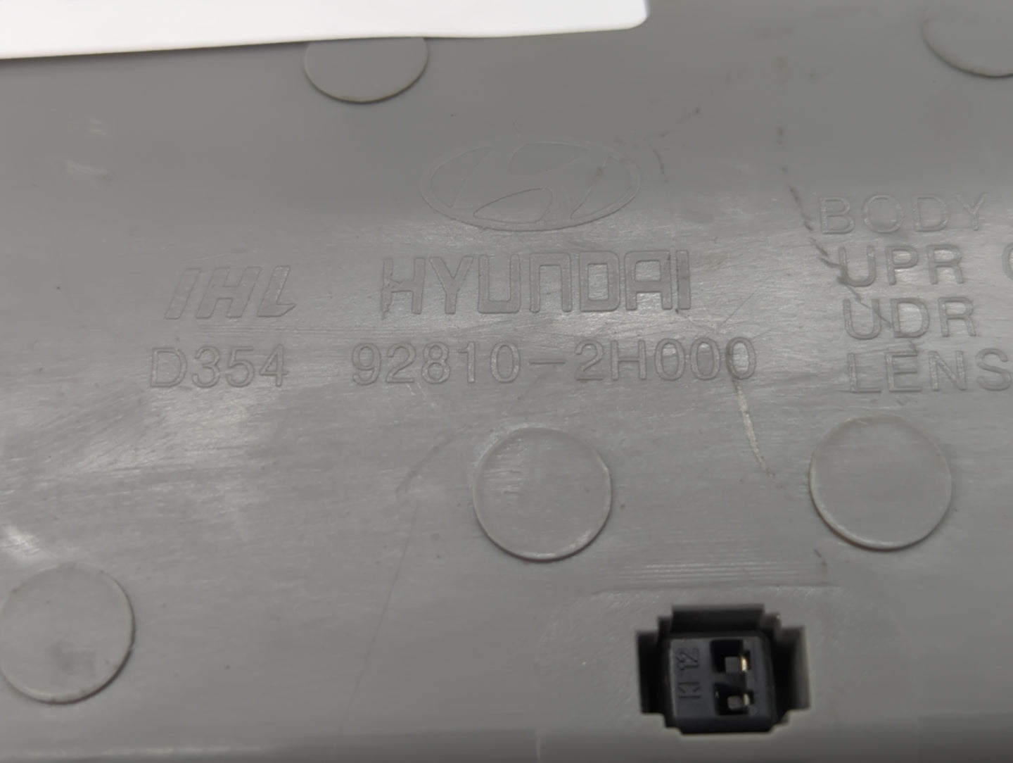 2007 Hyundai Elantra Overhead Roof Console Grey - Oemusedautoparts1.com