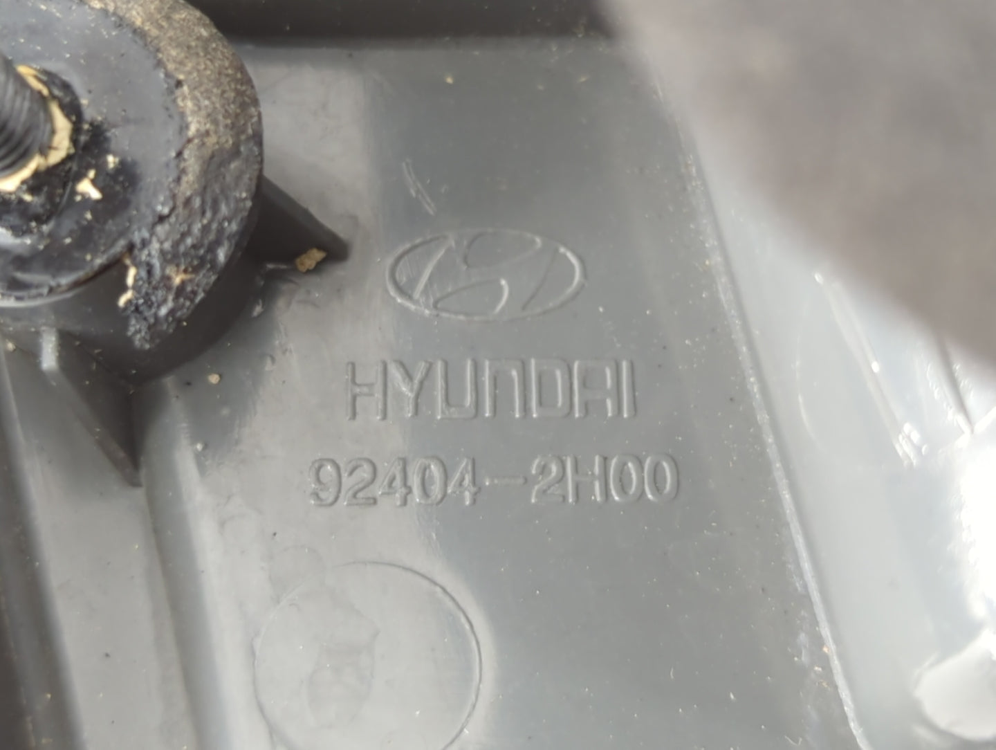 2007-2010 Hyundai Elantra Tail Light Assembly Passenger Right OEM P/N:92404-2H00 Fits Fits 2007 2008 2009 2010 OEM Used Auto