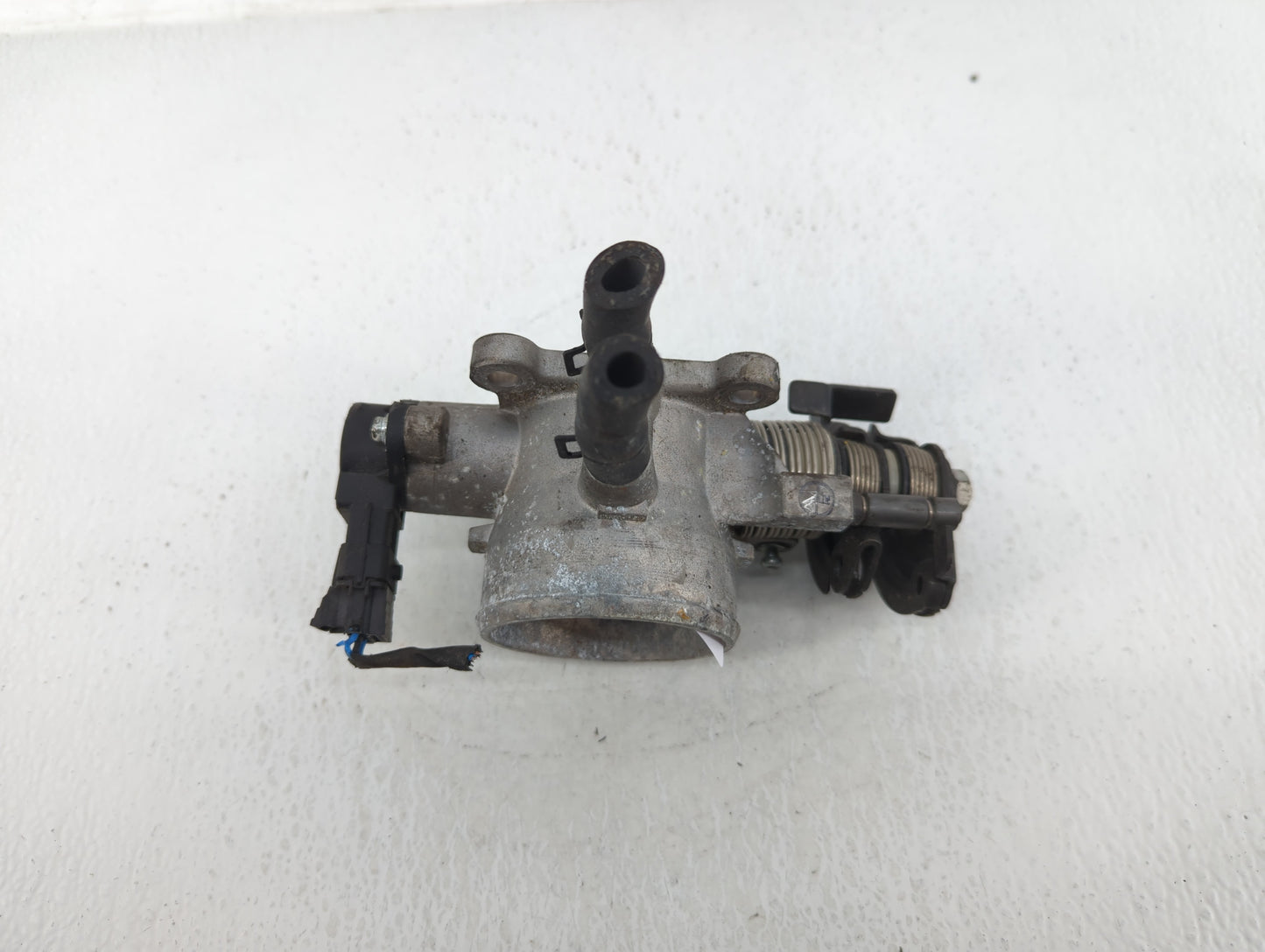 2007-2012 Hyundai Elantra Throttle Body P/N:35100-2395- Fits Fits 2007 2008 2009 2010 2011 2012 OEM Used Auto Parts - Oemuse