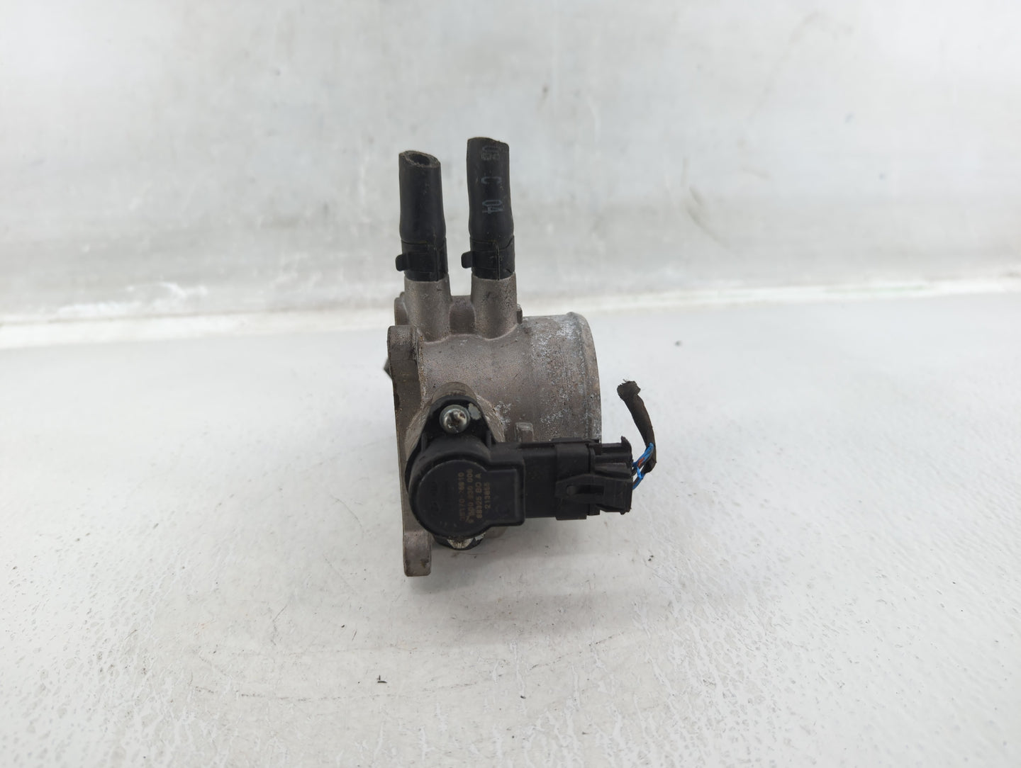 2007-2012 Hyundai Elantra Throttle Body P/N:35100-2395- Fits Fits 2007 2008 2009 2010 2011 2012 OEM Used Auto Parts - Oemuse