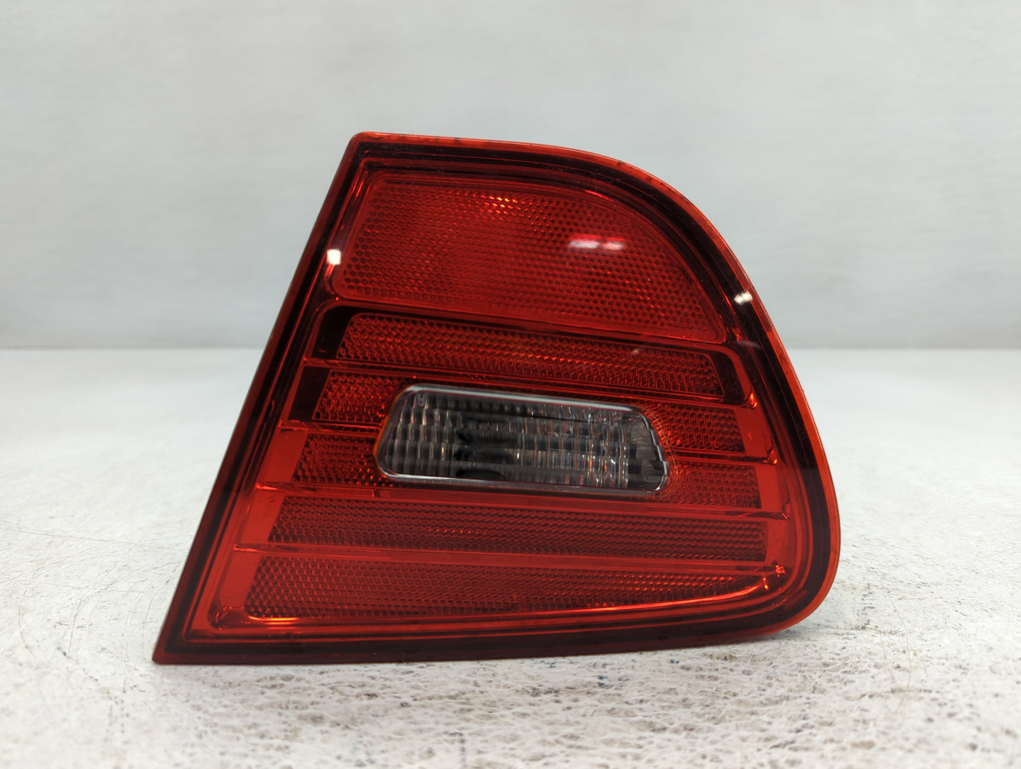 2007 Hyundai Elantra Passenger Right Side Deck Lid Mounted Tail Light - Oemusedautoparts1.com