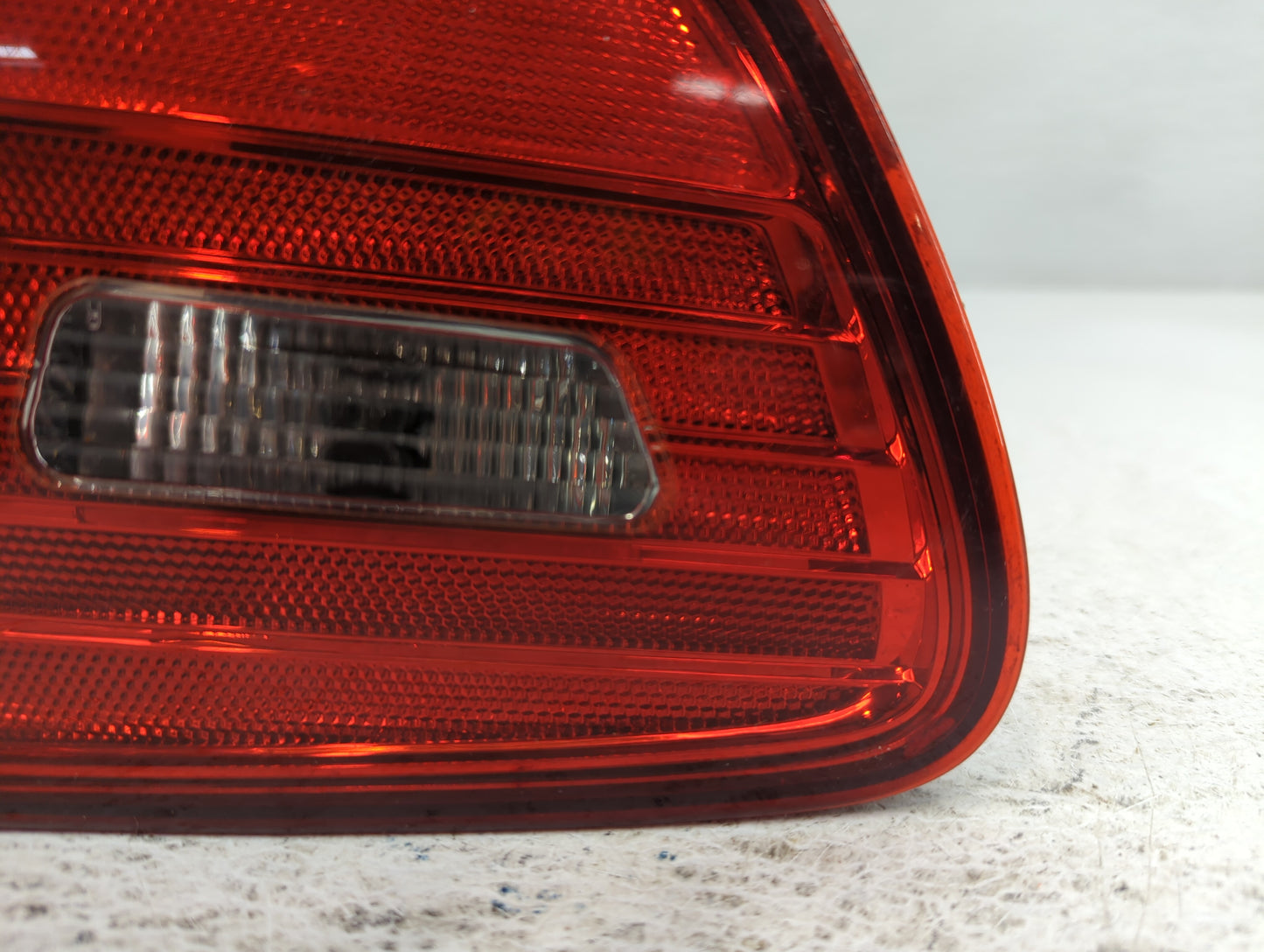 2007 Hyundai Elantra Passenger Right Side Deck Lid Mounted Tail Light - Oemusedautoparts1.com