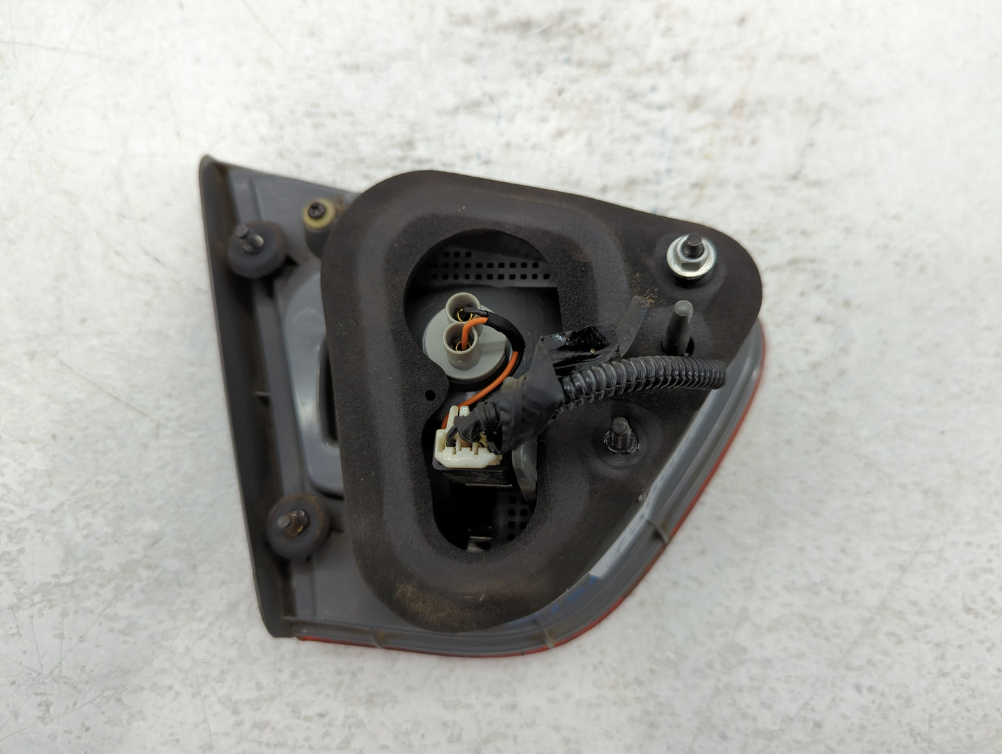 2007 Hyundai Elantra Passenger Right Side Deck Lid Mounted Tail Light - Oemusedautoparts1.com