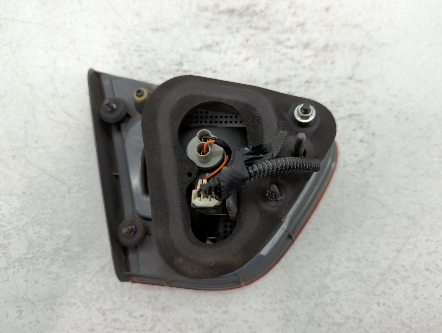 2007 Hyundai Elantra Passenger Right Side Deck Lid Mounted Tail Light - Oemusedautoparts1.com