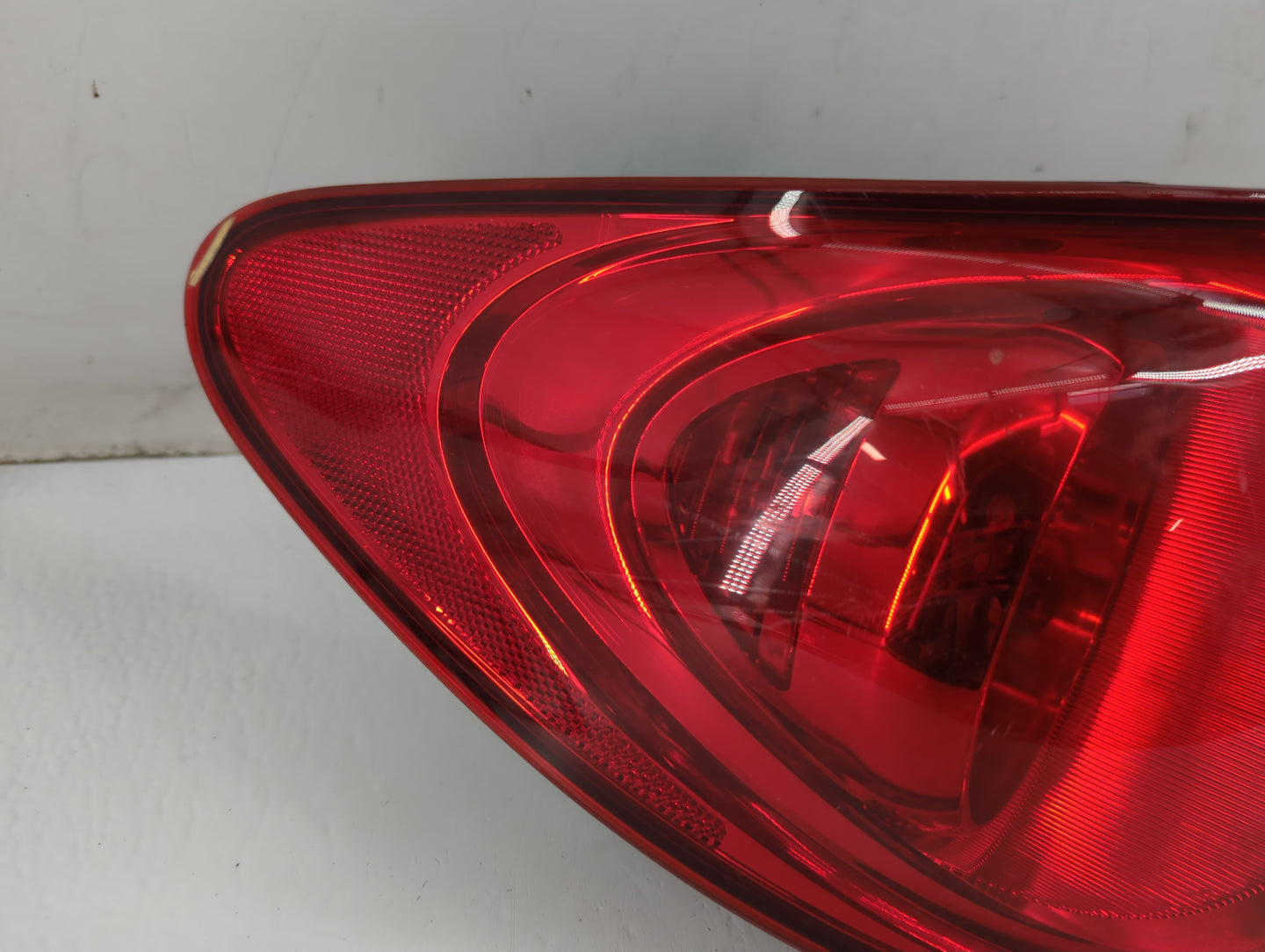 2007-2010 Hyundai Elantra Tail Light Assembly Passenger Right OEM Fits Fits 2007 2008 2009 2010 OEM Used Auto Parts - Oemuse