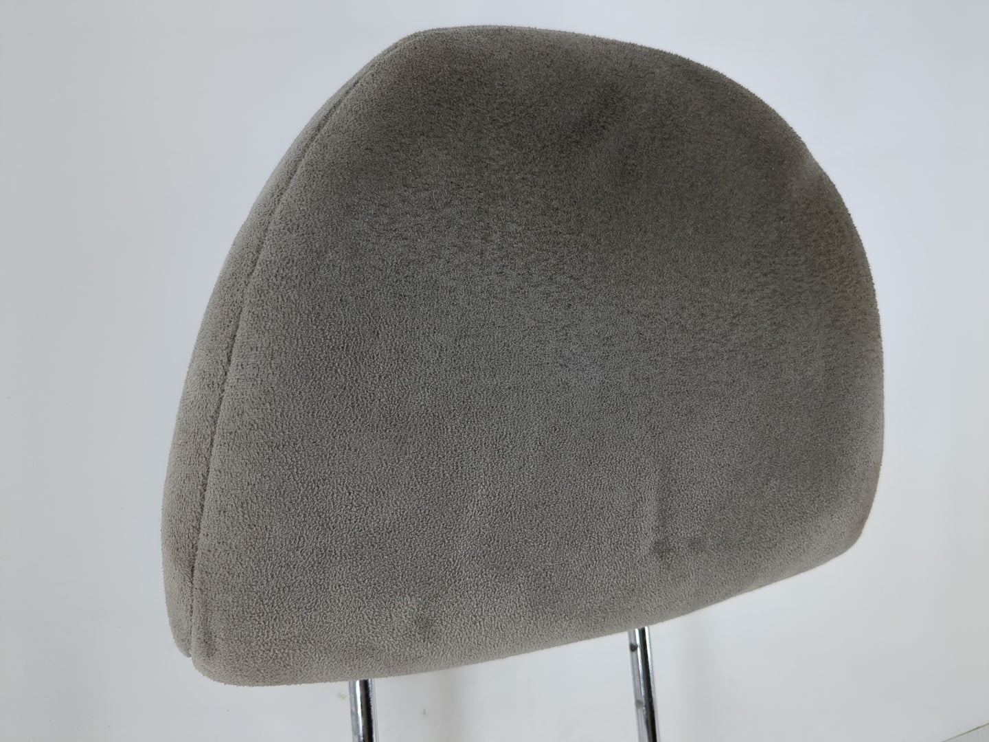 2007 Hyundai Entourage Headrest Head Rest Front Driver Passenger Seat - Oemusedautoparts1.com