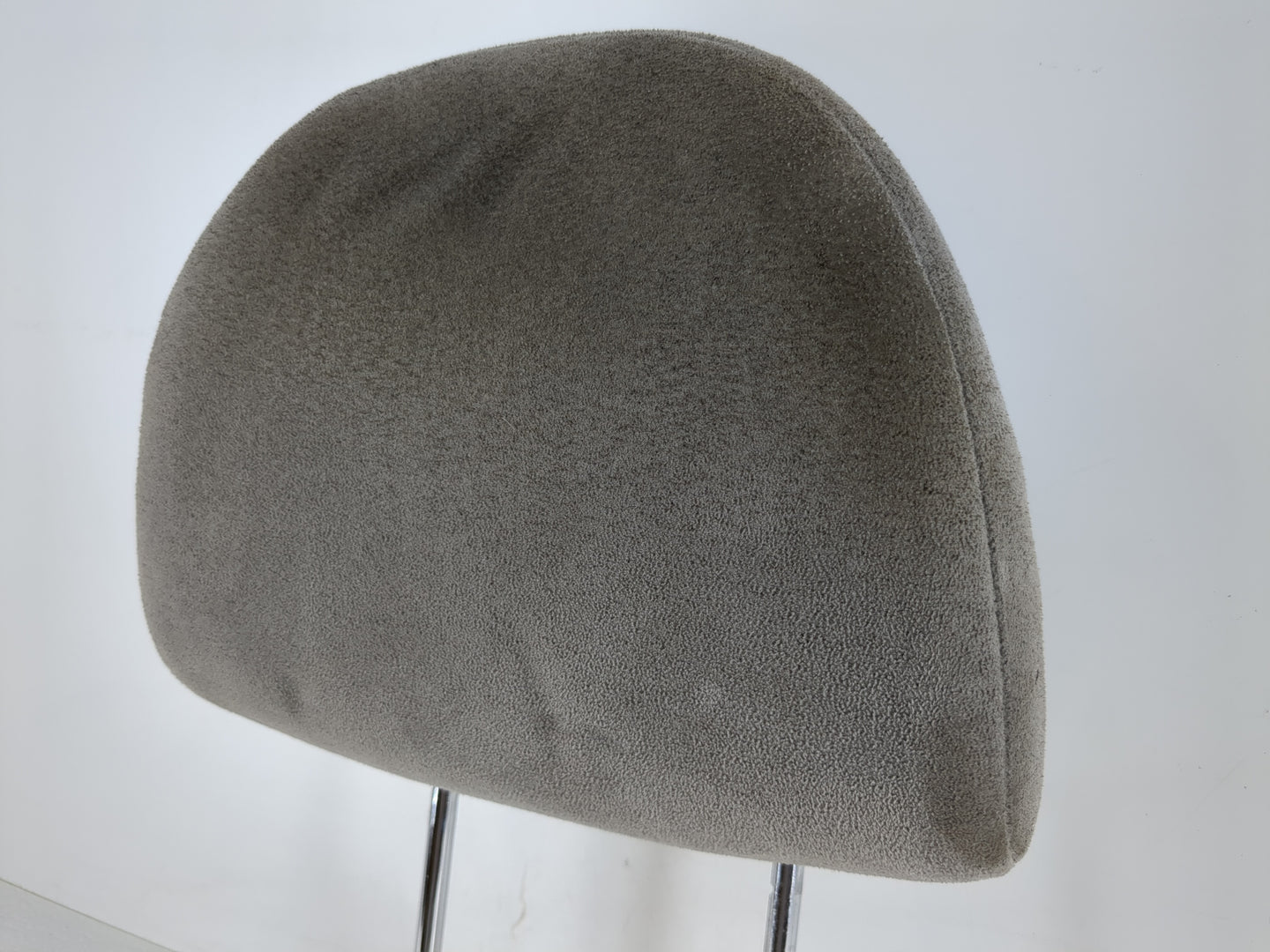 2007 Hyundai Entourage Headrest Head Rest Front Driver Passenger Seat - Oemusedautoparts1.com