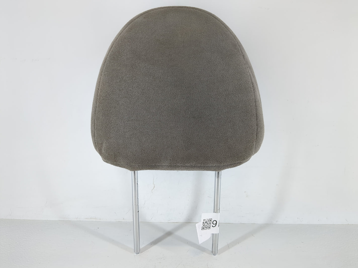 2007 Hyundai Entourage Headrest Head Rest Front Driver Passenger Seat - Oemusedautoparts1.com