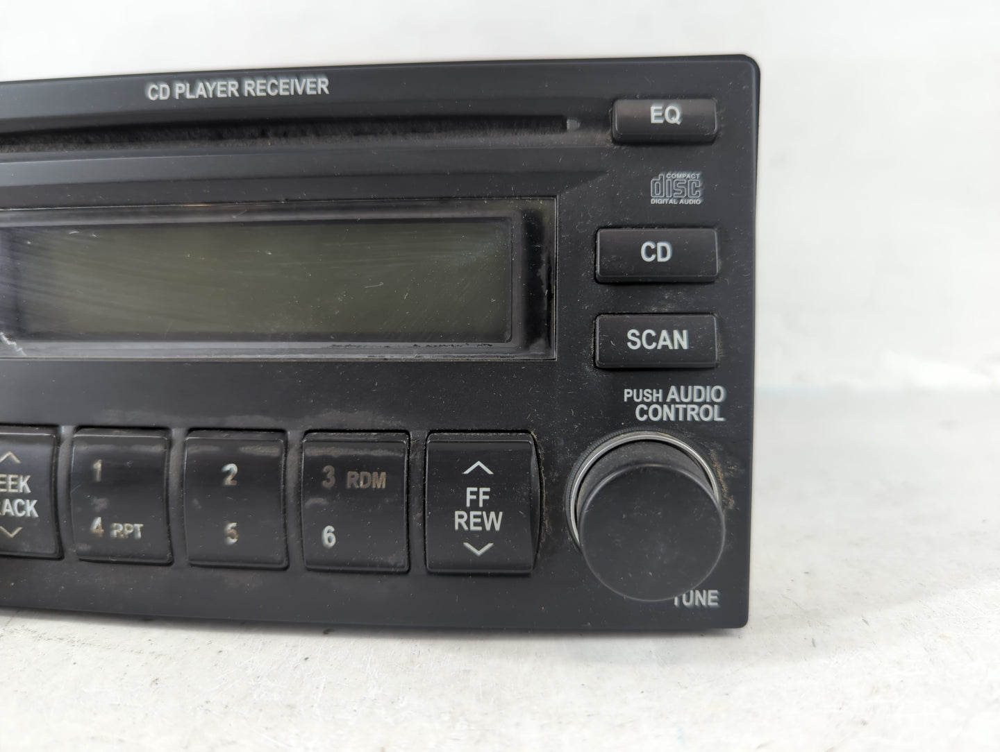 2007 Hyundai Entourage Radio AM FM Cd Player Receiver Replacement P/N:96140-4D100VA Fits Fits 2006 2008 OEM Used Auto Parts 
