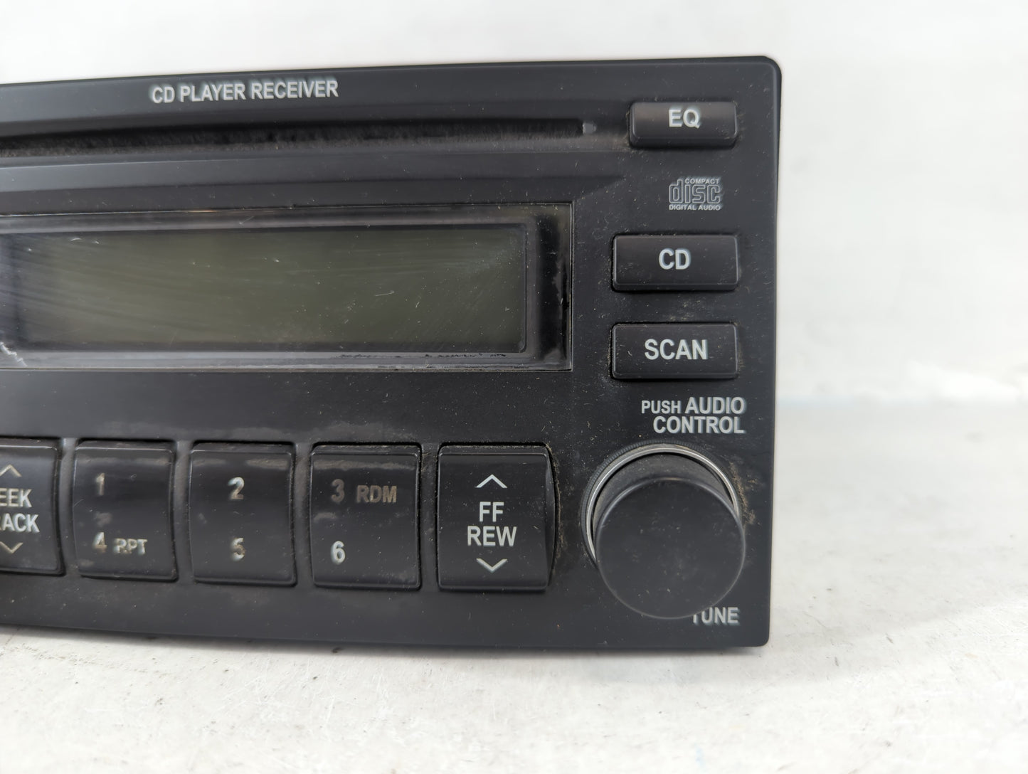 2007 Hyundai Entourage Radio AM FM Cd Player Receiver Replacement P/N:96140-4D100VA Fits Fits 2006 2008 OEM Used Auto Parts 