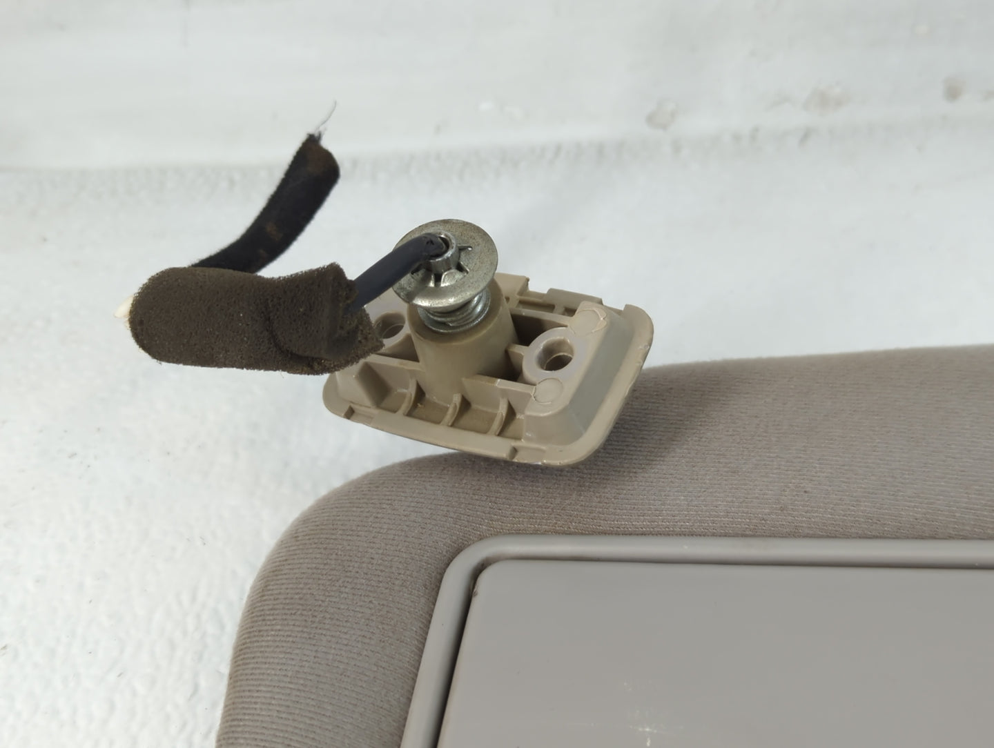 2007-2010 Hyundai Entourage Sun Visor Shade Replacement Driver Left Mirror Fits Fits 2006 2007 2008 2009 2010 2011 2012 2014