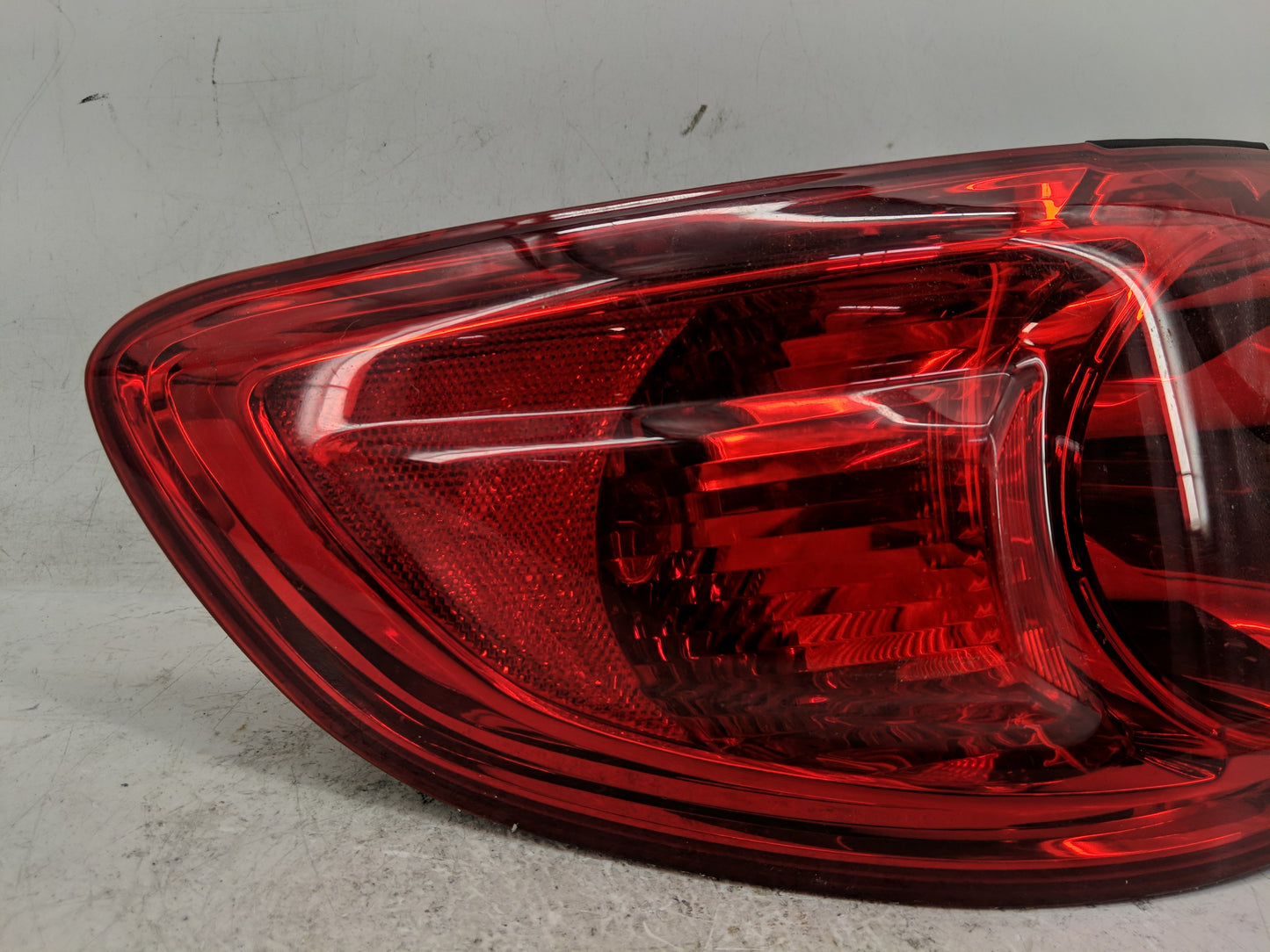 2007 Hyundai Santa Fe Tail Light Assembly Driver Left OEM Fits OEM Used Auto Parts - Oemusedautoparts1.com