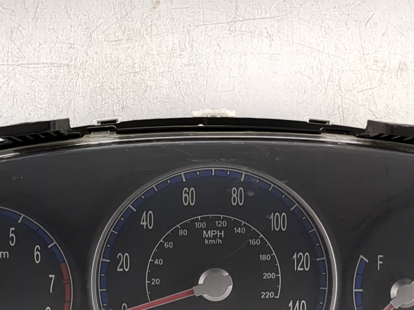 2007 Hyundai Santa Fe Instrument Cluster Speedometer Gauges P/N:94001-2B230 11000-847401U Miles: Fits OEM Used Auto Parts - 