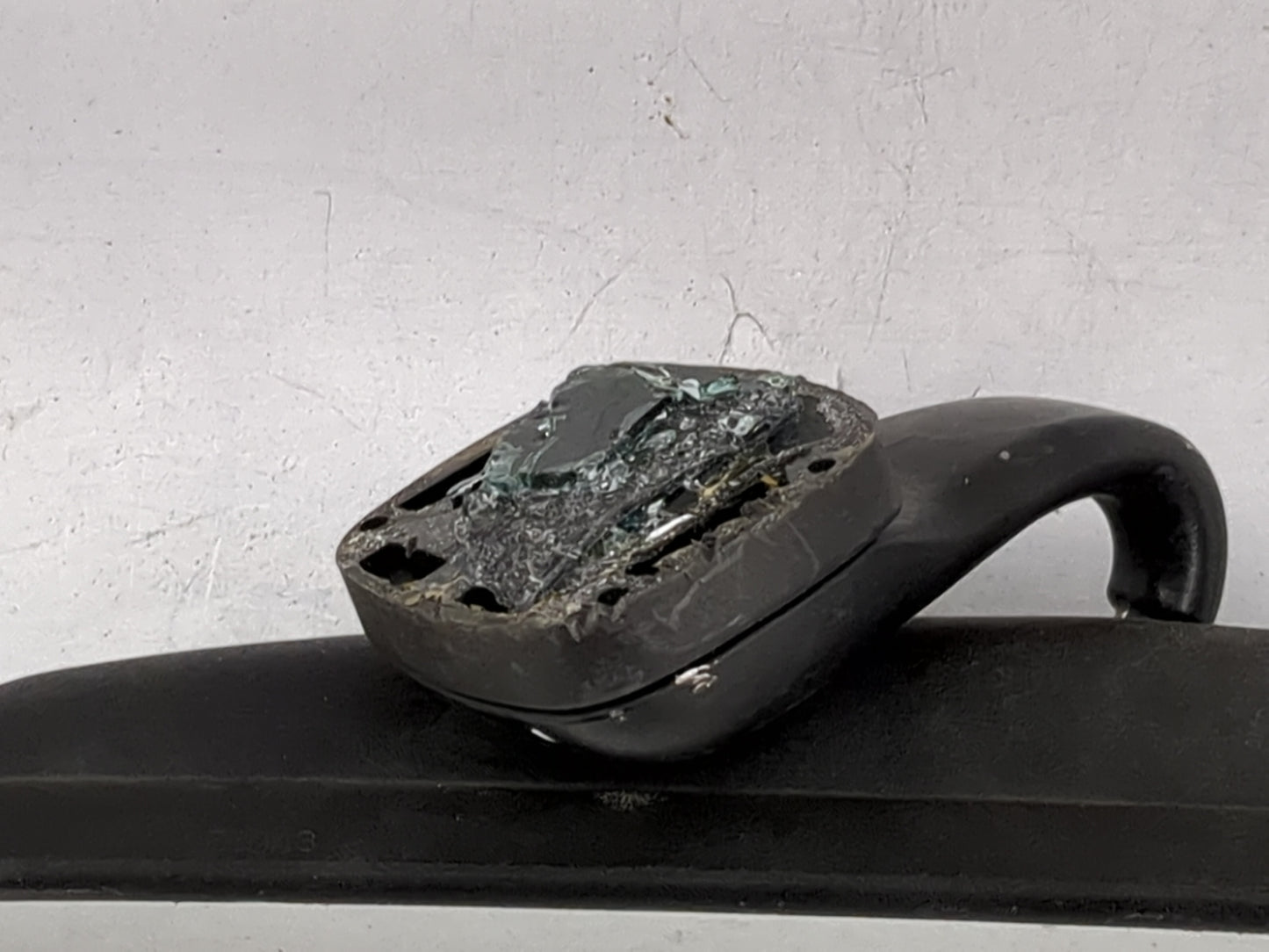 2007 Hyundai Santa Fe Interior Rear View Mirror Replacement OEM P/N:E4 02*2143 Fits OEM Used Auto Parts - Oemusedautoparts1.