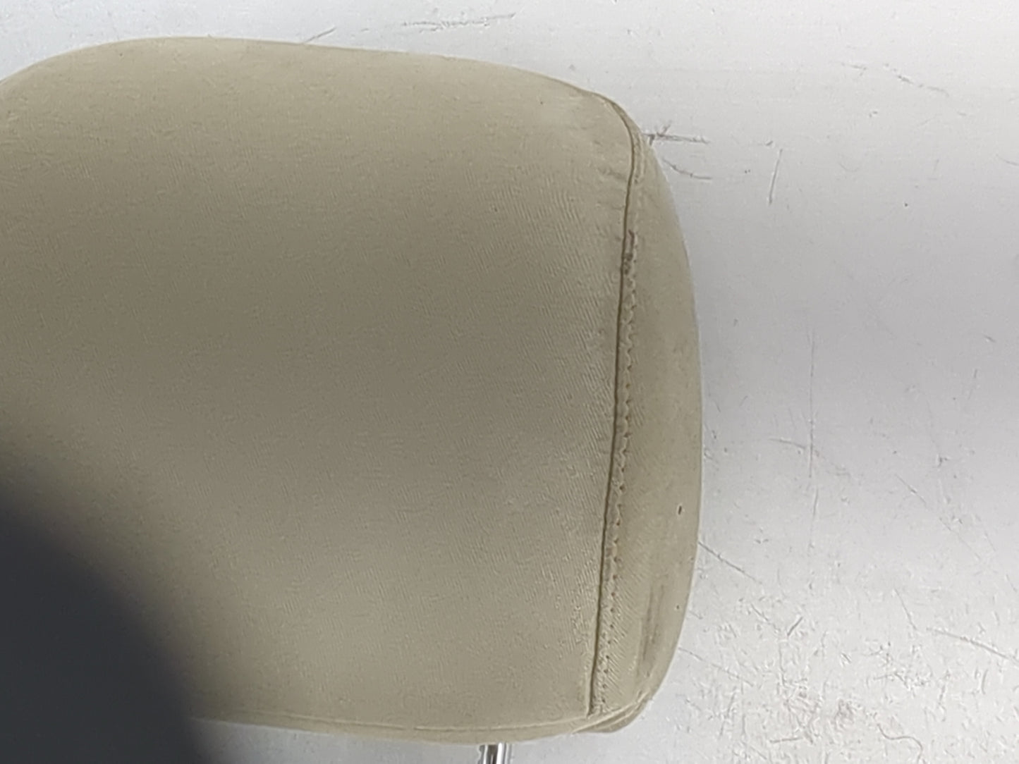 2007 Hyundai Santa Fe Headrest Head Rest Front Driver Seat Beige - Oemusedautoparts1.com