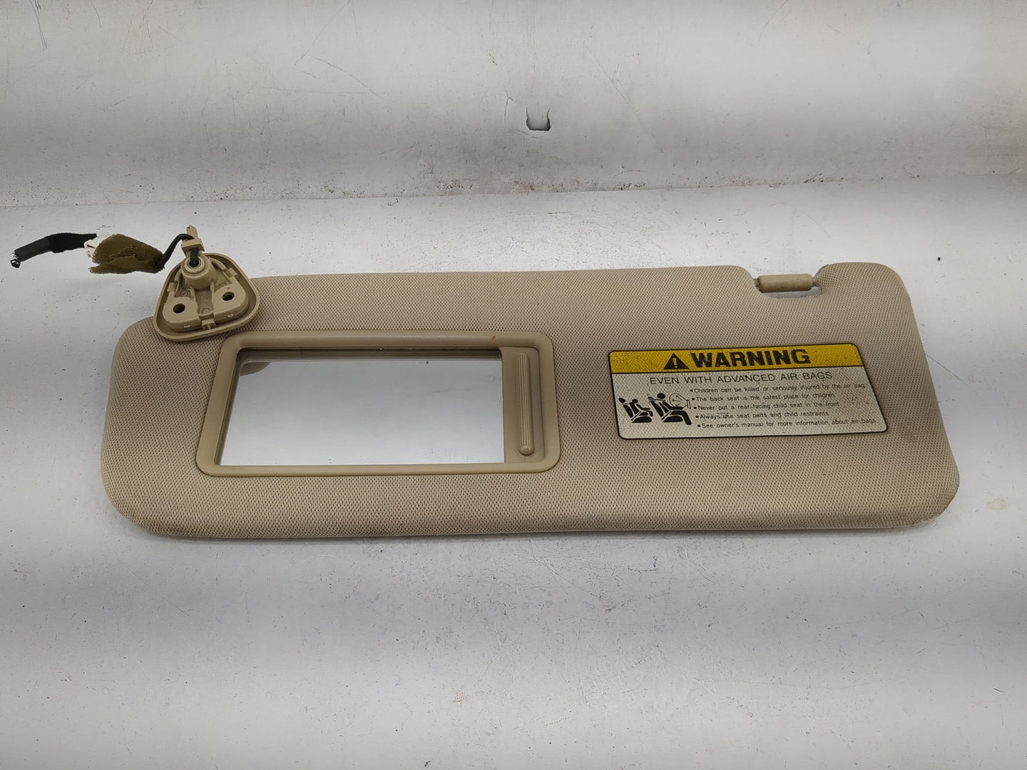 2007 Hyundai Santa Fe Sun Visor Shade Replacement Driver Left Mirror Fits OEM Used Auto Parts - Oemusedautoparts1.com
