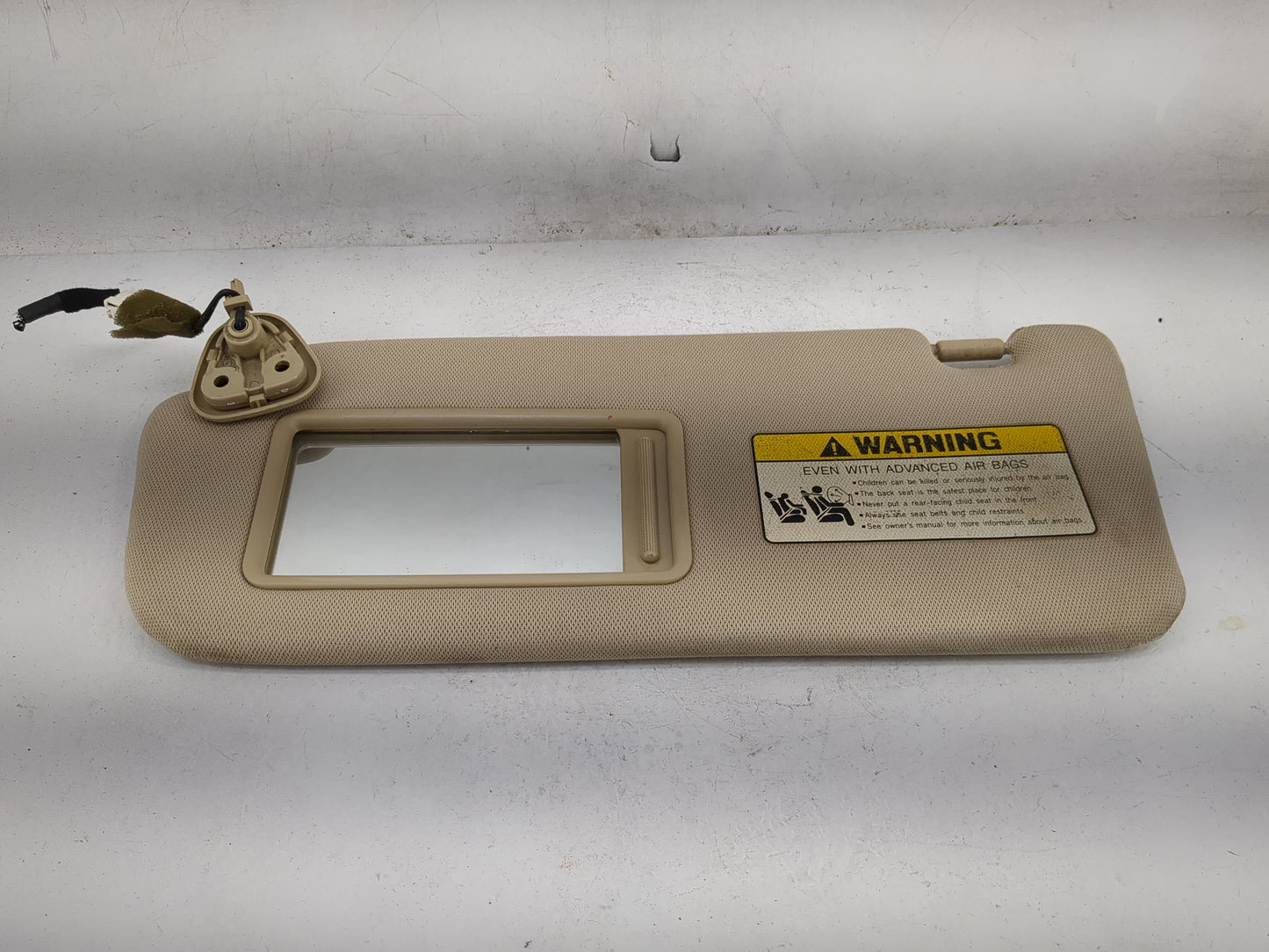 2007 Hyundai Santa Fe Sun Visor Shade Replacement Driver Left Mirror Fits OEM Used Auto Parts - Oemusedautoparts1.com