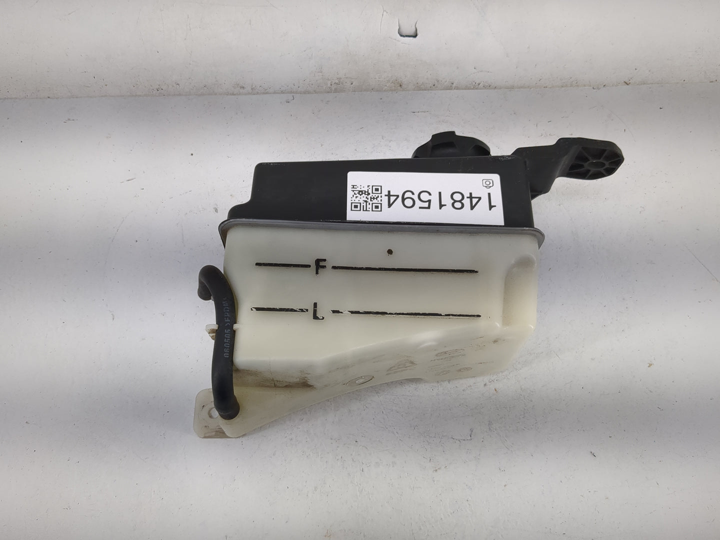 2007 Hyundai Santa Fe Radiator Coolant Overflow Expansion Tank Bottle 1481594 - Oemusedautoparts1.com