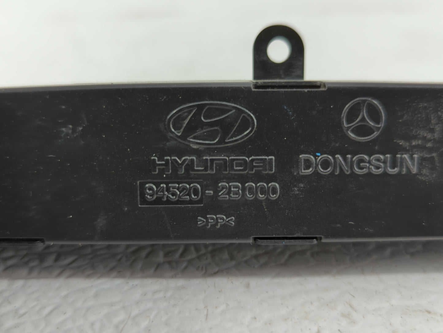 2007 Hyundai Santa Fe Digitial Dash Clock P/N:94520-2B000 Fits OEM Used Auto Parts - Oemusedautoparts1.com
