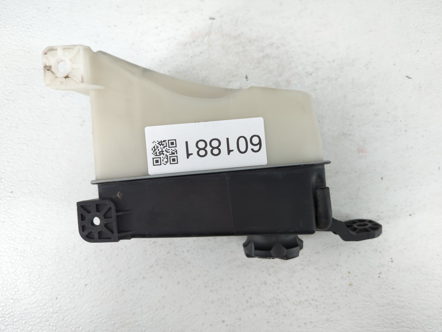 2007 Hyundai Santa Fe Radiator Coolant Overflow Expansion Tank Bottle - Oemusedautoparts1.com