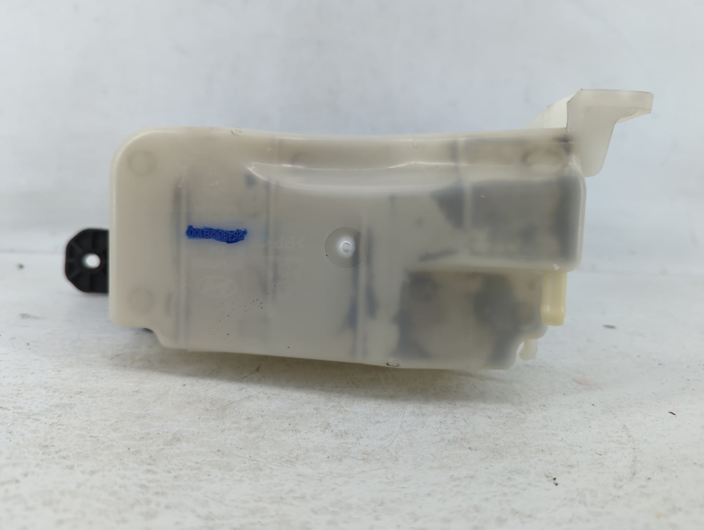 2007 Hyundai Santa Fe Radiator Coolant Overflow Expansion Tank Bottle - Oemusedautoparts1.com