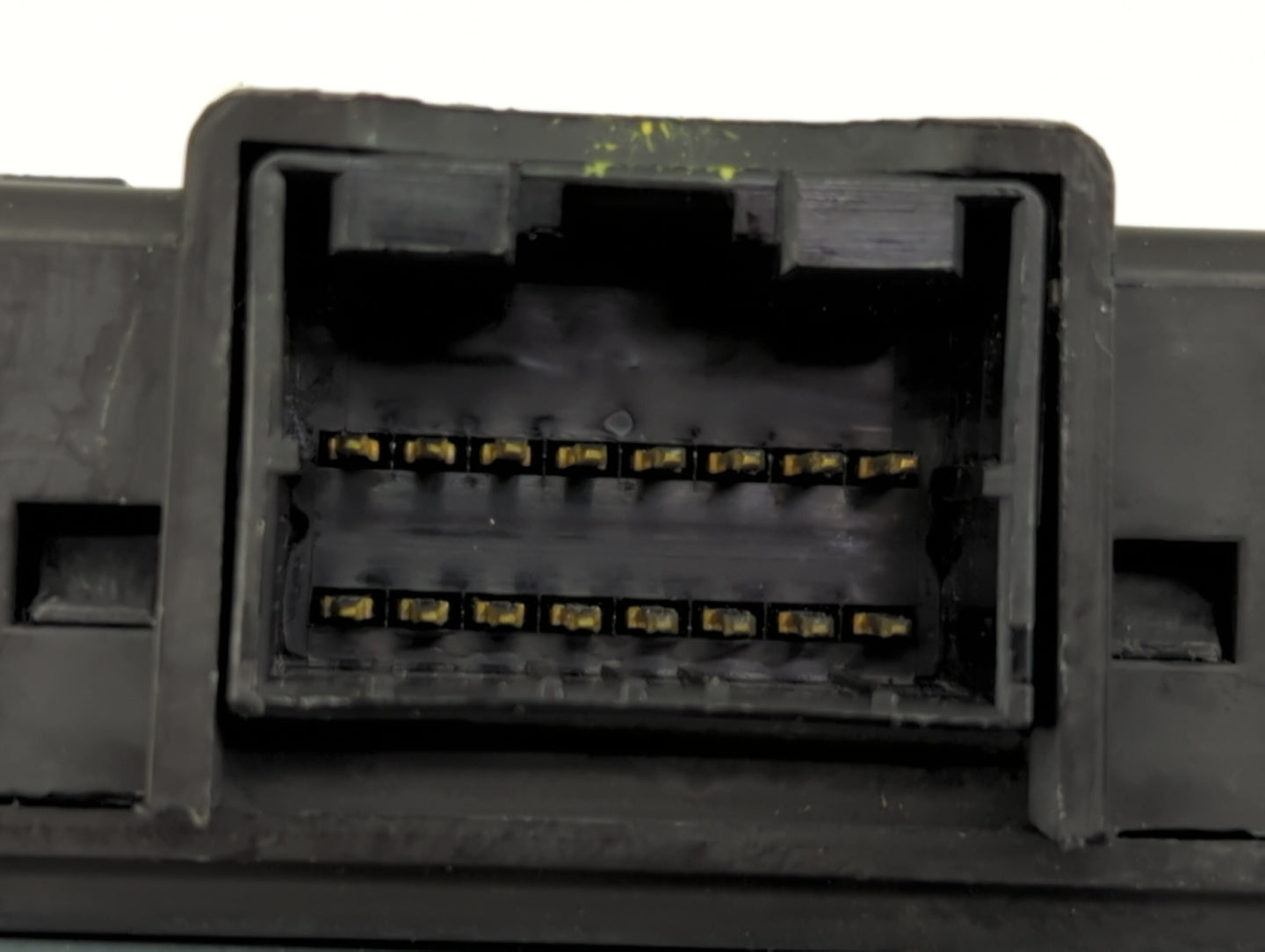 2007-2009 Hyundai Santa Fe Body Control Module Bcm Inner Cabin Fuse Box - Oemusedautoparts1.com