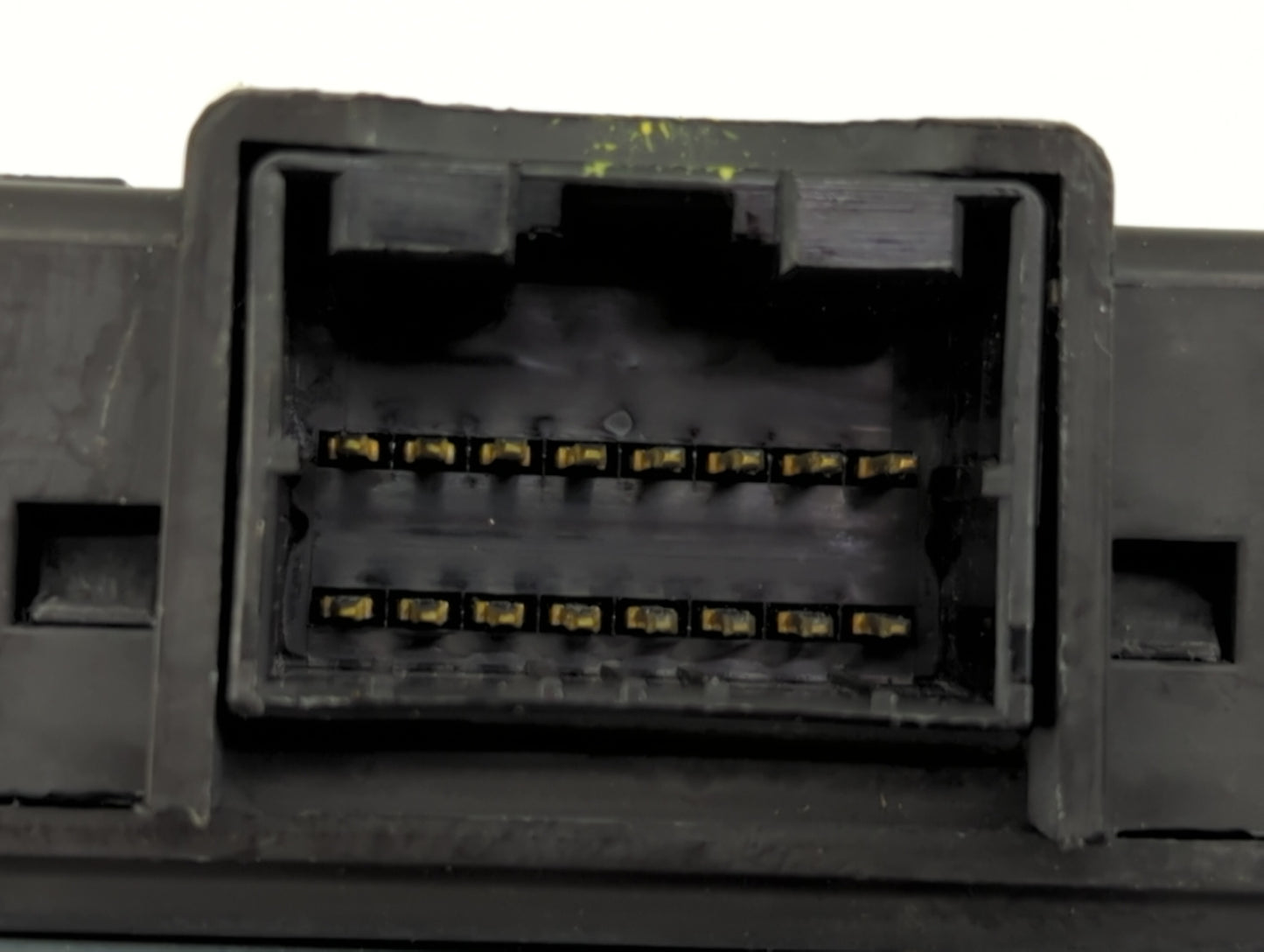 2007-2009 Hyundai Santa Fe Body Control Module Bcm Inner Cabin Fuse Box - Oemusedautoparts1.com
