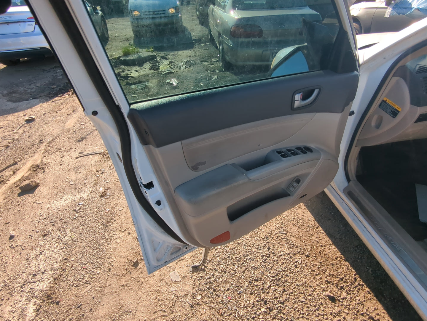 2007 Hyundai Sonata Front Left Driver Interior Door Panel Trim - Oemusedautoparts1.com