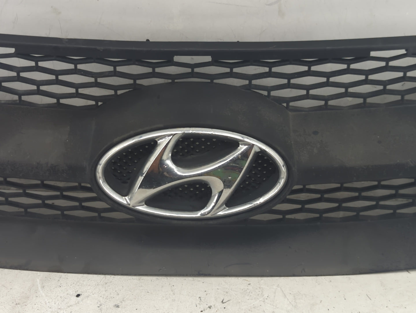 2006-2008 Hyundai Sonata Front Bumper Grille - Oemusedautoparts1.com