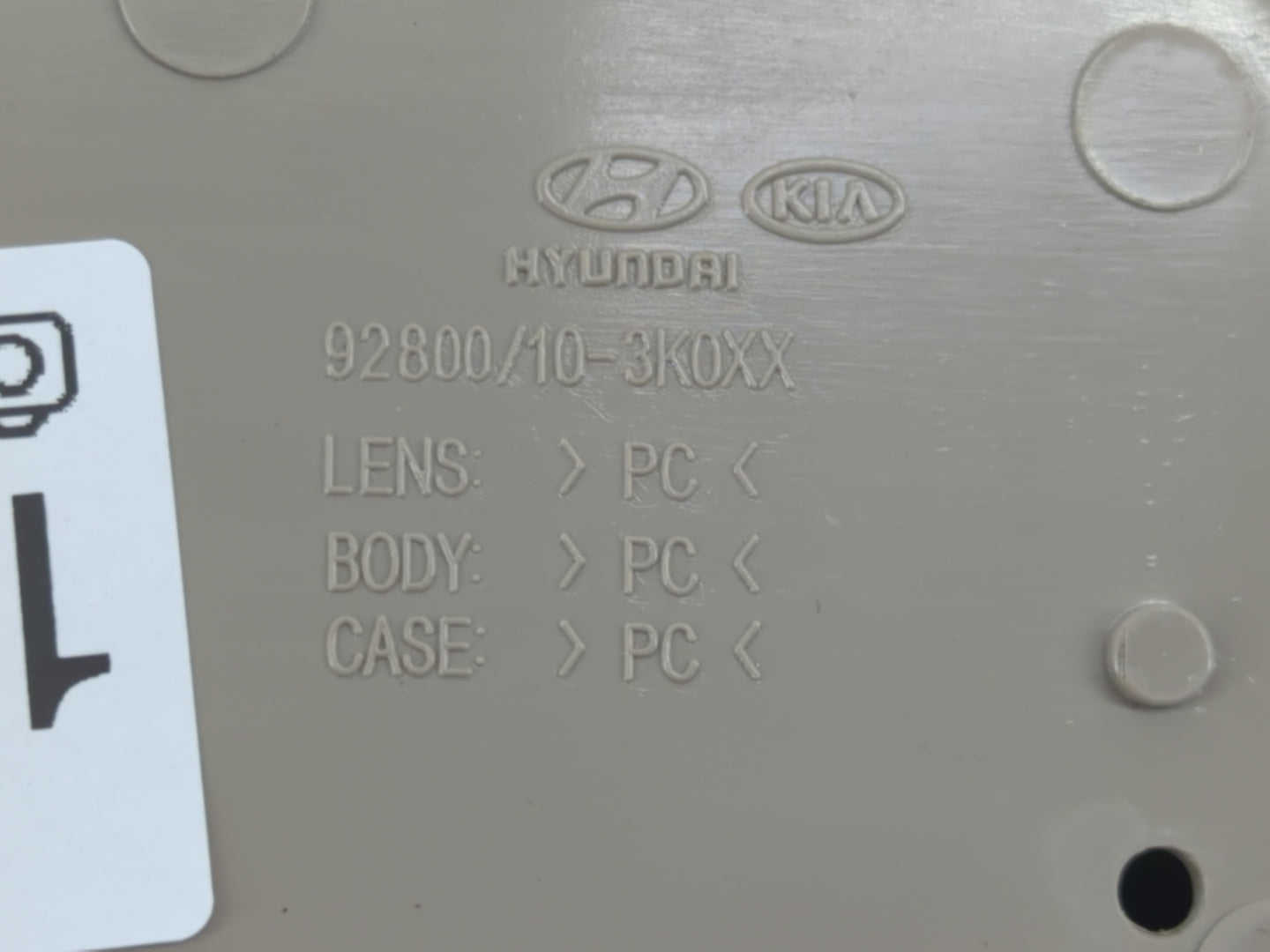 2006-2007 Hyundai Sonata Overhead Roof Console 1092729 - Oemusedautoparts1.com