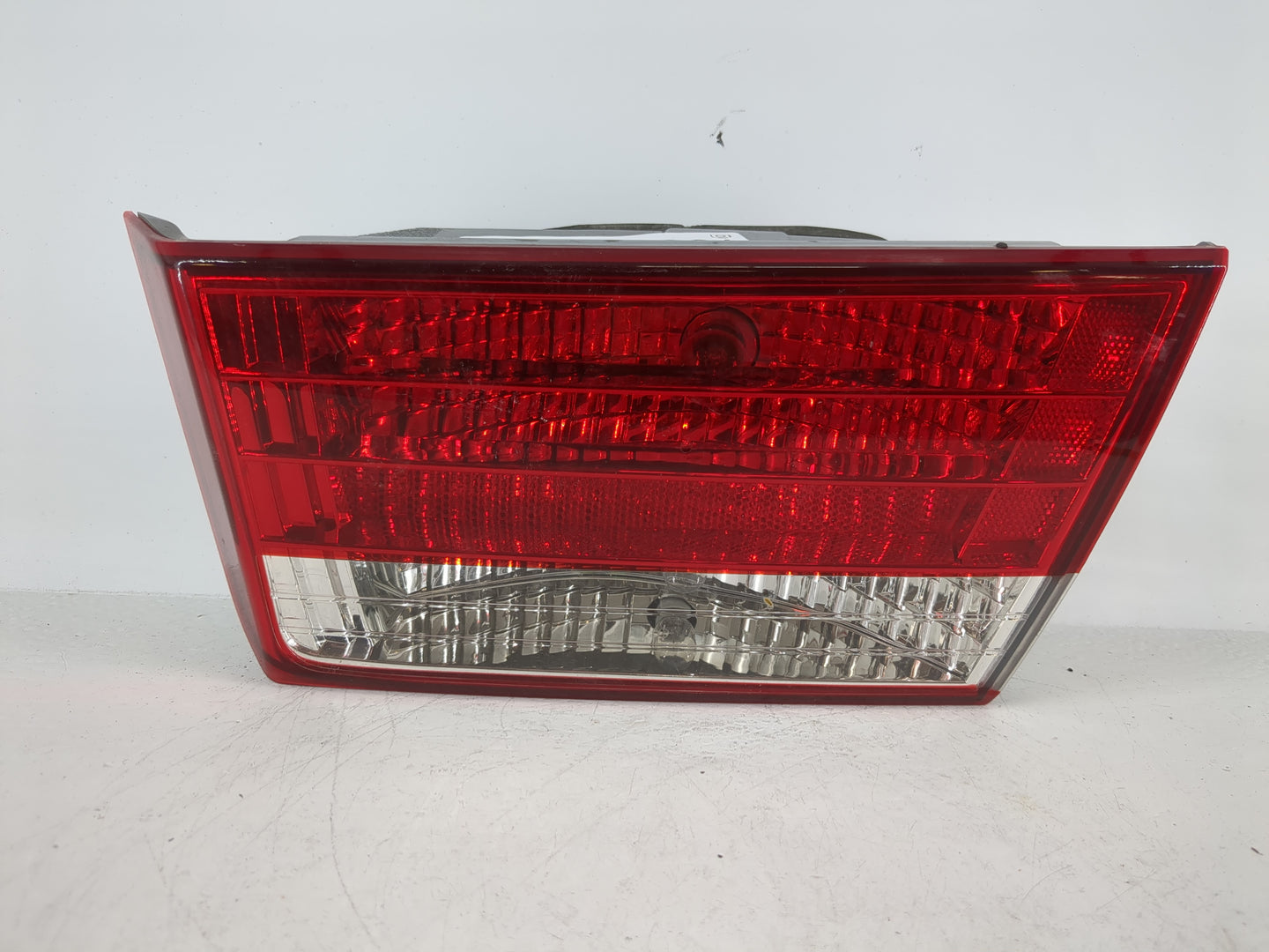2006-2008 Hyundai Sonata Tail Light Assembly Driver Left OEM P/N:92404-0A0 Fits Fits 2006 2007 2008 OEM Used Auto Parts - Oe