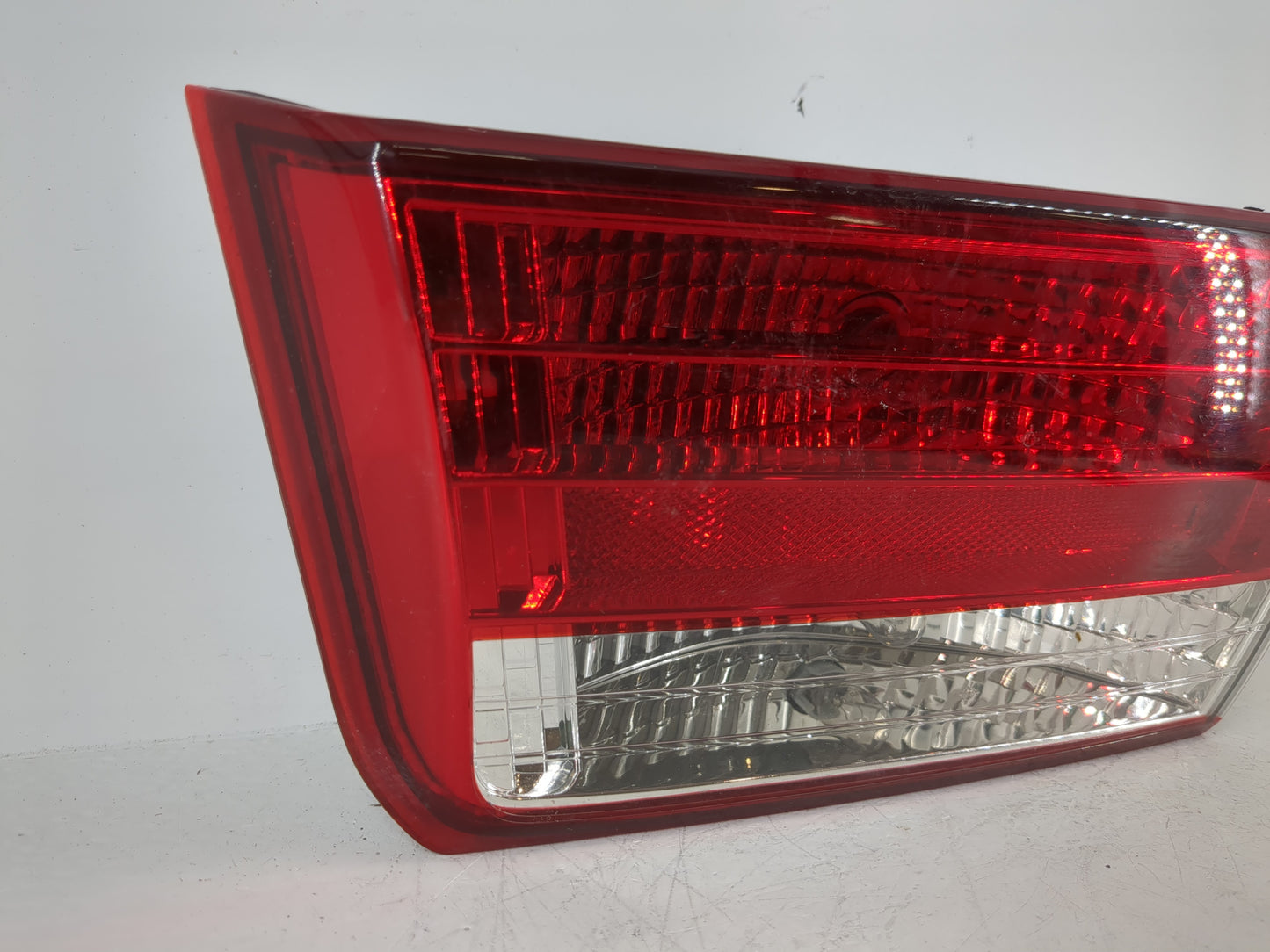 2006-2008 Hyundai Sonata Tail Light Assembly Driver Left OEM P/N:92404-0A0 Fits Fits 2006 2007 2008 OEM Used Auto Parts - Oe