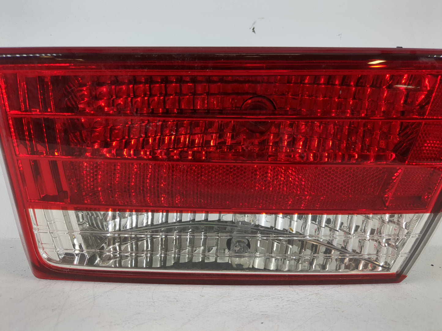 2006-2008 Hyundai Sonata Tail Light Assembly Driver Left OEM P/N:92404-0A0 Fits Fits 2006 2007 2008 OEM Used Auto Parts - Oe