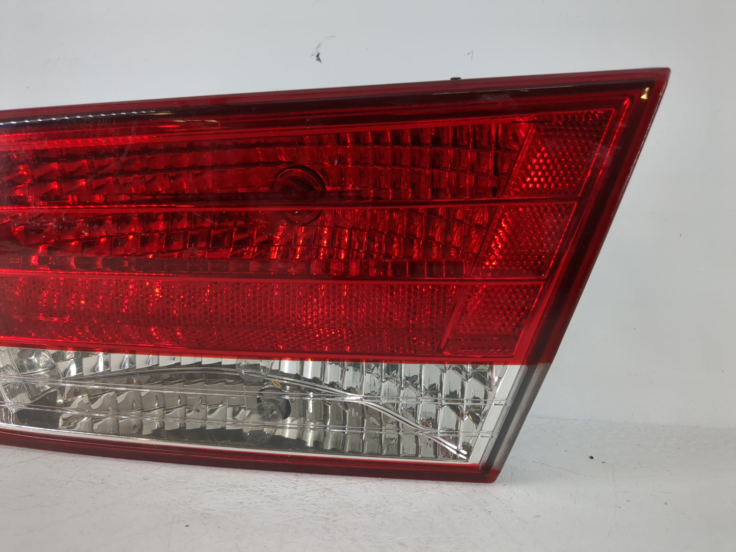 2006-2008 Hyundai Sonata Tail Light Assembly Driver Left OEM P/N:92404-0A0 Fits Fits 2006 2007 2008 OEM Used Auto Parts - Oe
