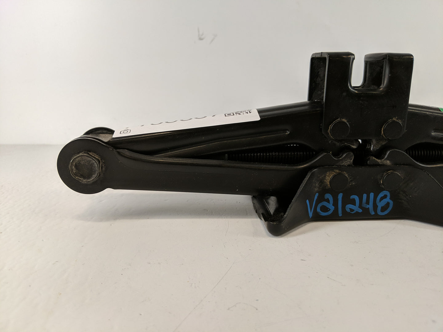 2007 Hyundai Sonata Spare Scissor Car Jack 1100667 - Oemusedautoparts1.com