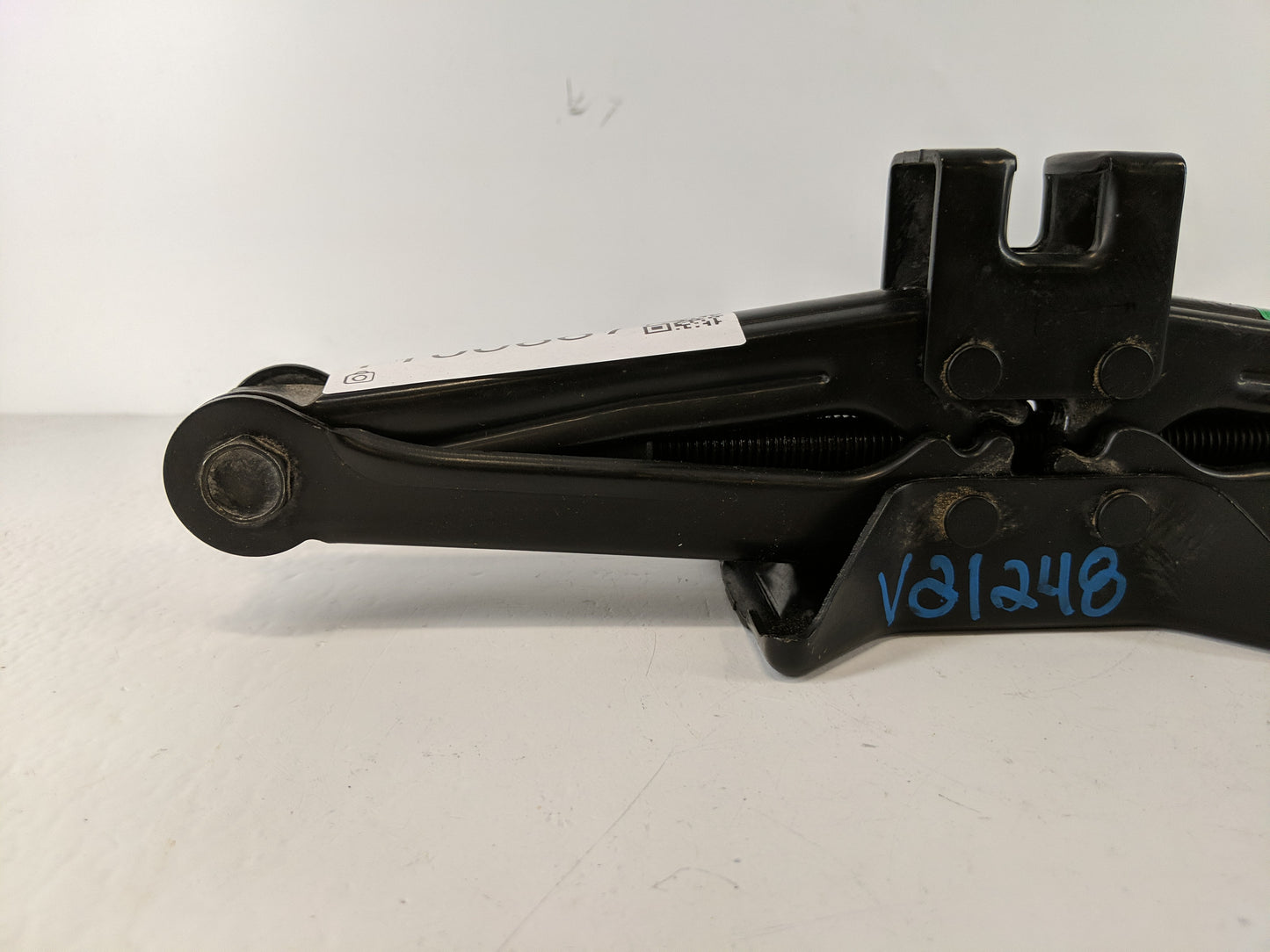 2007 Hyundai Sonata Spare Scissor Car Jack 1100667 - Oemusedautoparts1.com