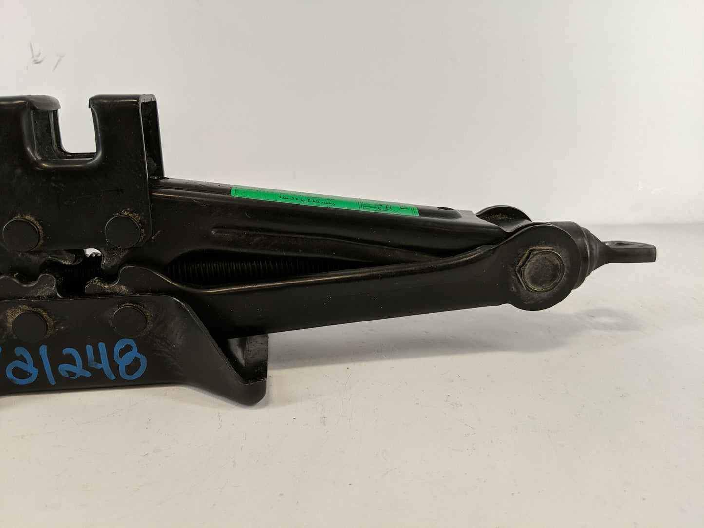 2007 Hyundai Sonata Spare Scissor Car Jack 1100667 - Oemusedautoparts1.com