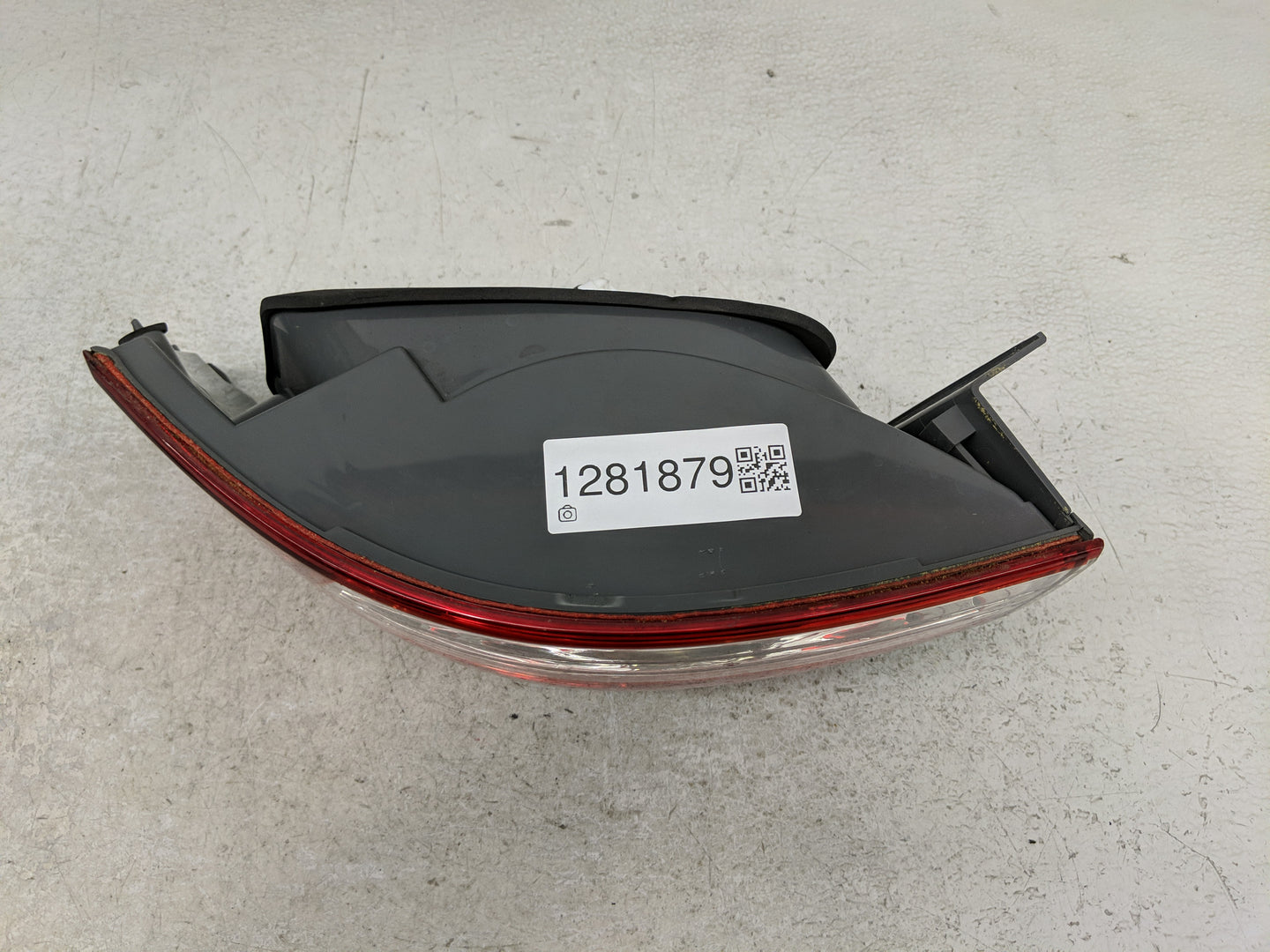 2006-2008 Hyundai Sonata Tail Light Assembly Passenger Right OEM P/N:92402-0A0 Fits Fits 2006 2007 2008 OEM Used Auto Parts 