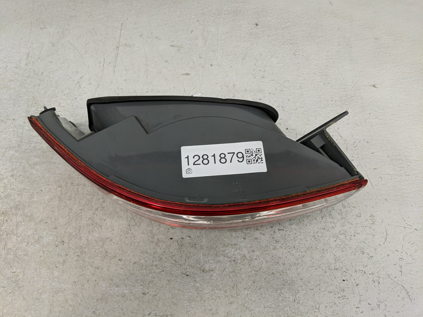 2006-2008 Hyundai Sonata Tail Light Assembly Passenger Right OEM P/N:92402-0A0 Fits Fits 2006 2007 2008 OEM Used Auto Parts 