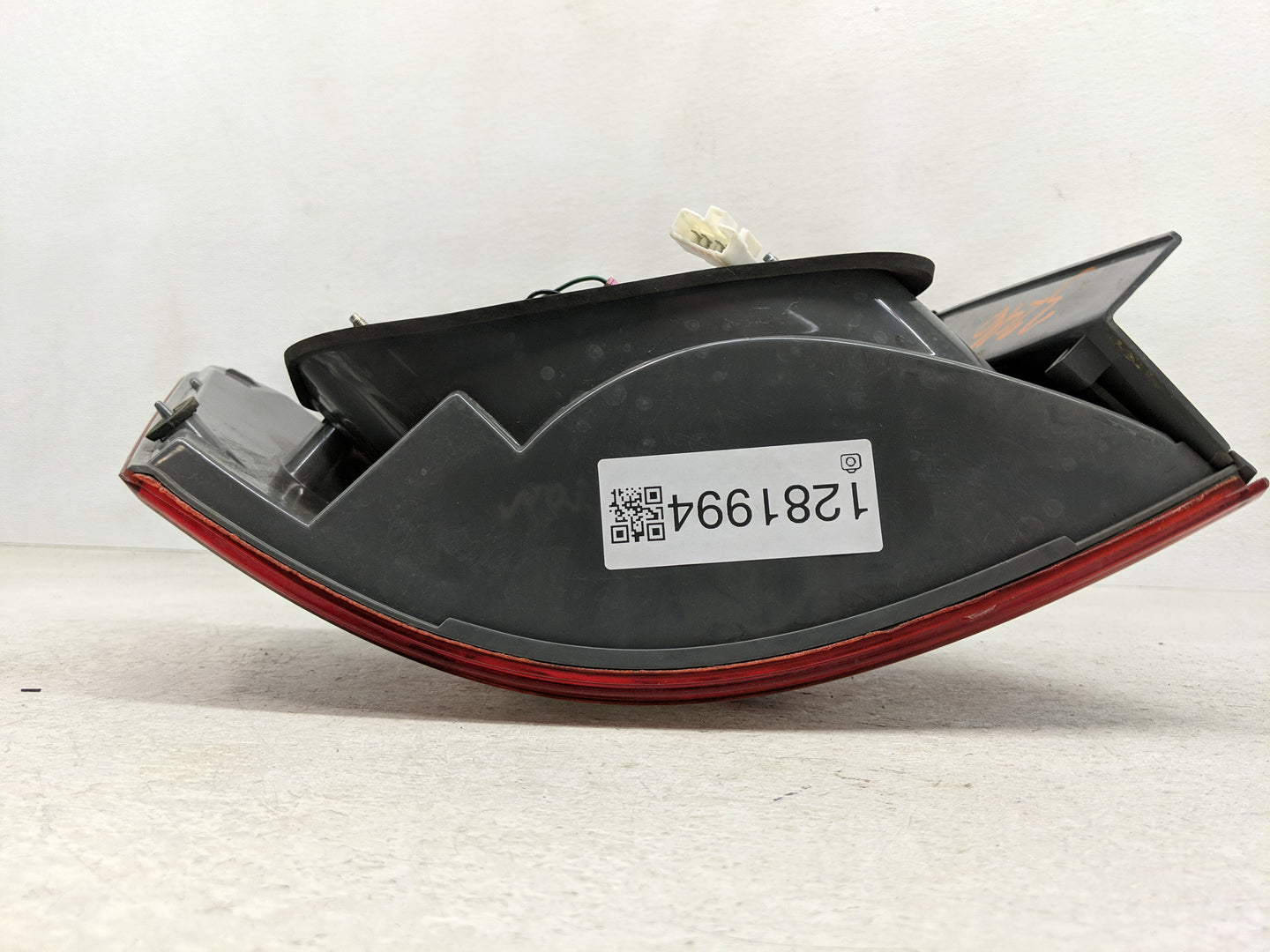 2006-2008 Hyundai Sonata Tail Light Assembly Passenger Right OEM P/N:92402-0A0 Fits Fits 2006 2007 2008 OEM Used Auto Parts 