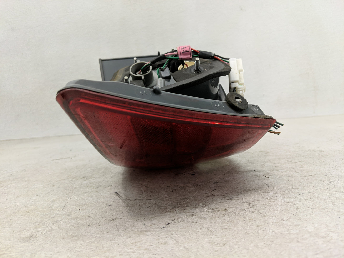 2006-2008 Hyundai Sonata Tail Light Assembly Passenger Right OEM P/N:92402-0A0 Fits Fits 2006 2007 2008 OEM Used Auto Parts 