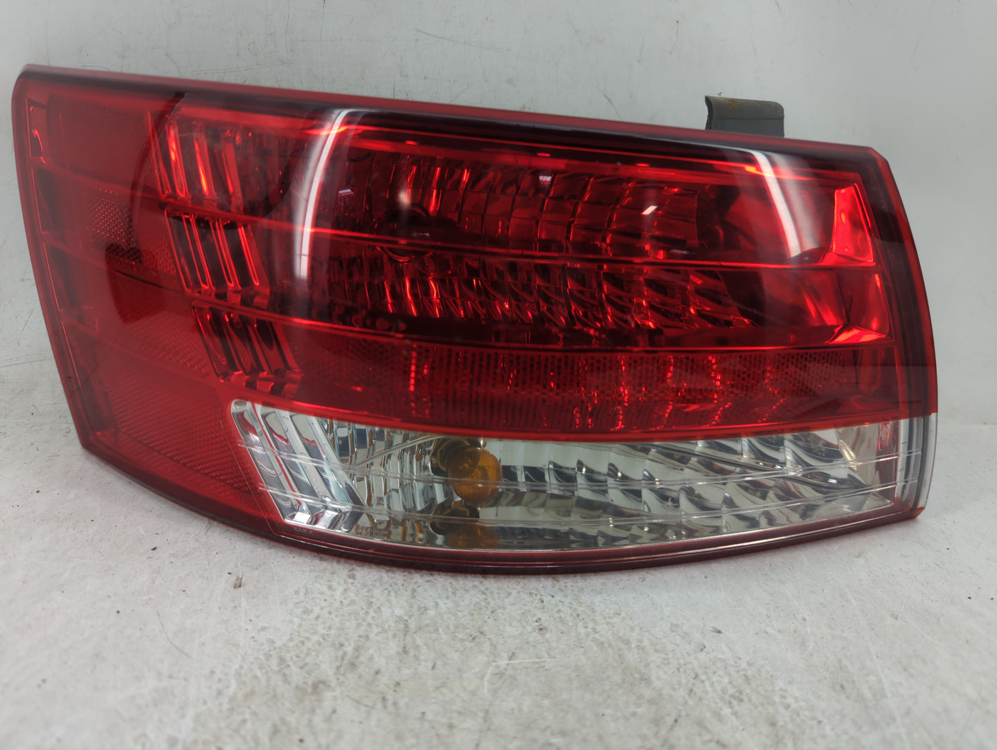 2006-2008 Hyundai Sonata Tail Light Assembly Driver Left OEM P/N:92401-0A0 Fits Fits 2006 2007 2008 OEM Used Auto Parts - Oe