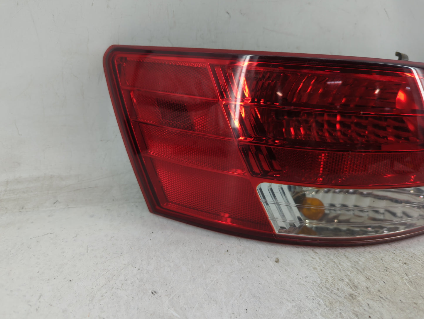 2006-2008 Hyundai Sonata Tail Light Assembly Driver Left OEM P/N:92401-0A0 Fits Fits 2006 2007 2008 OEM Used Auto Parts - Oe
