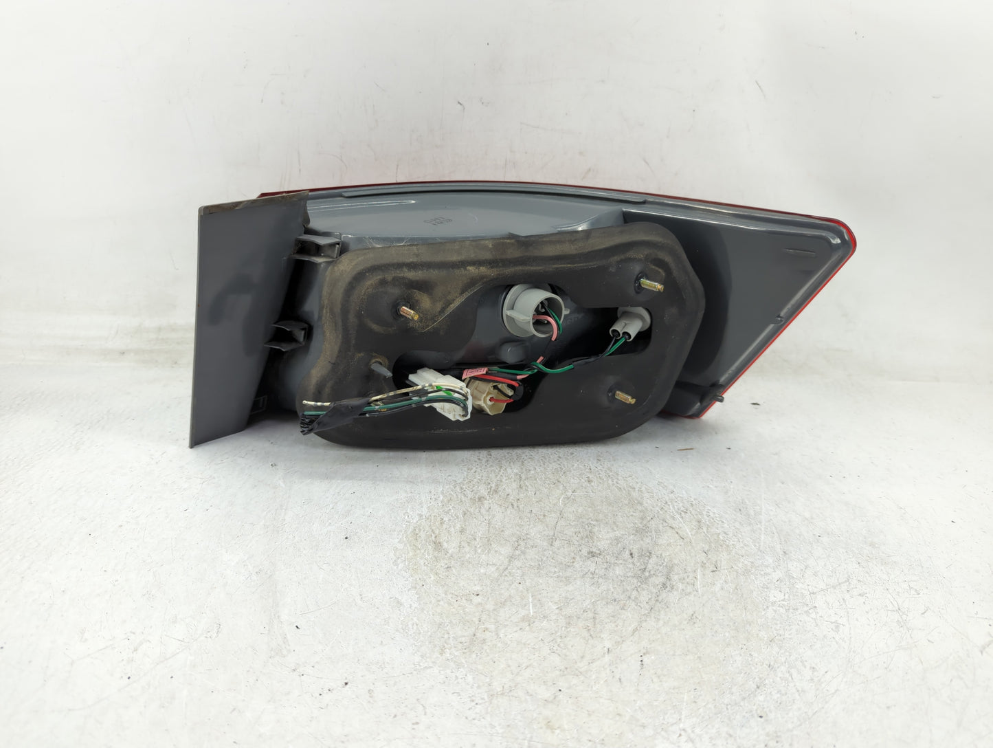2006-2008 Hyundai Sonata Tail Light Assembly Driver Left OEM P/N:92401-0A0 Fits Fits 2006 2007 2008 OEM Used Auto Parts - Oe