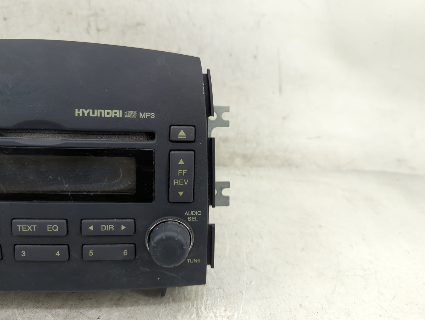 2006-2007 Hyundai Sonata Radio AM FM Cd Player Receiver Replacement P/N:96180-0A100FZ Fits Fits 2006 2007 OEM Used Auto Part