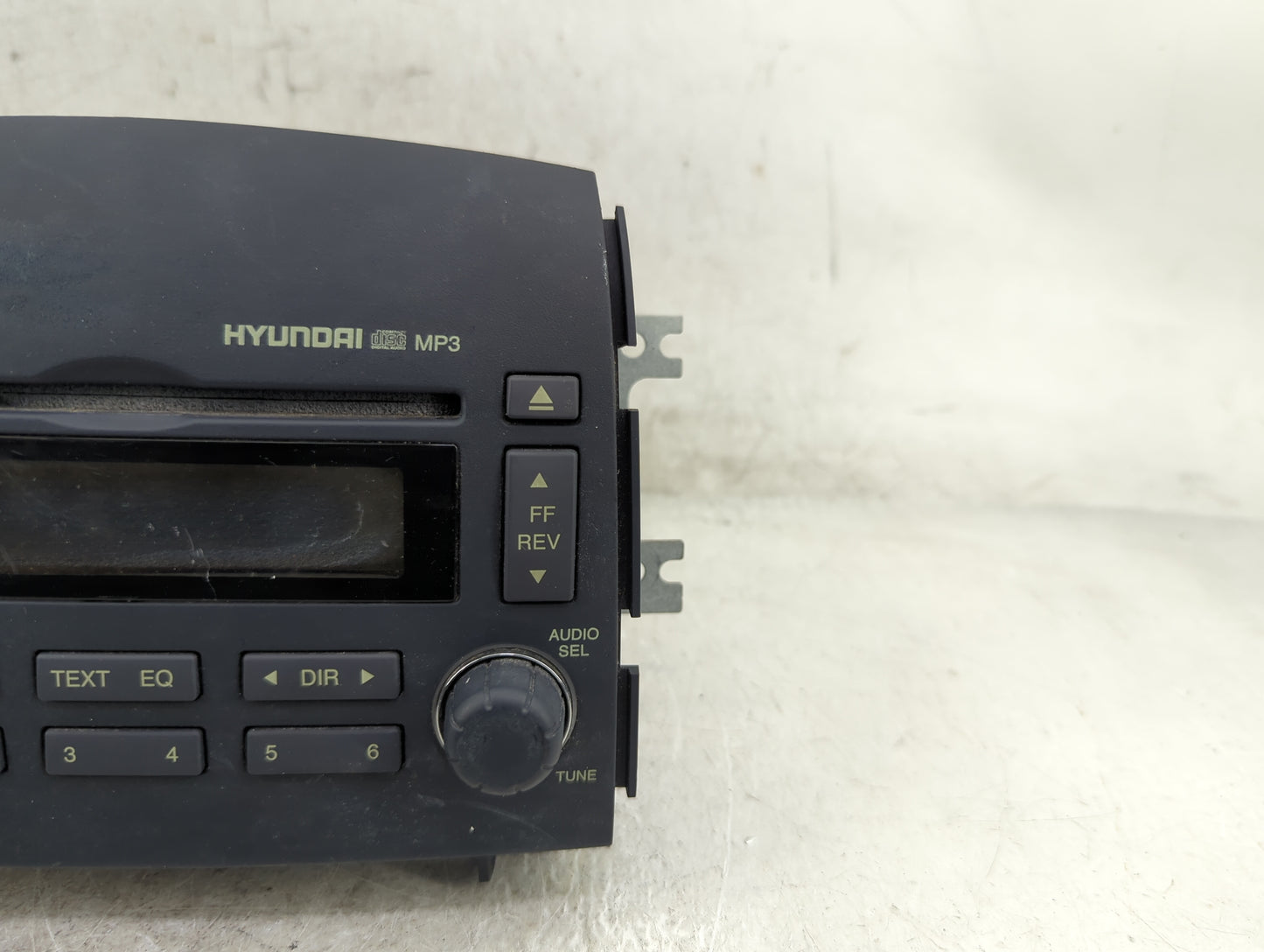 2006-2007 Hyundai Sonata Radio AM FM Cd Player Receiver Replacement P/N:96180-0A100FZ Fits Fits 2006 2007 OEM Used Auto Part