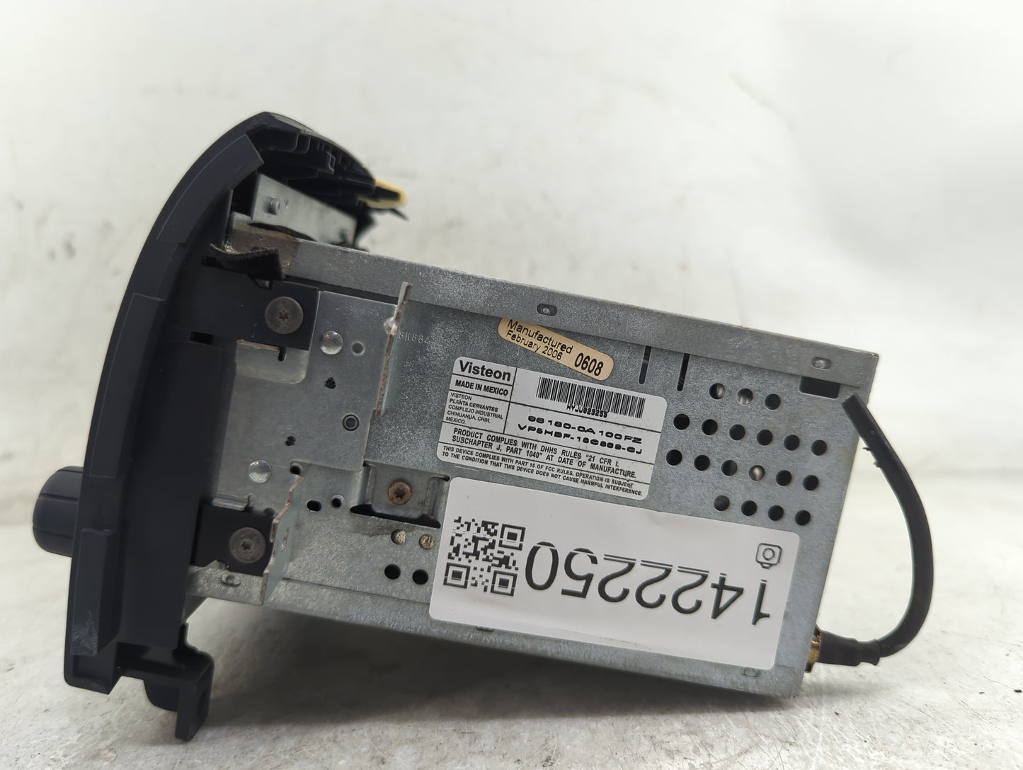 2006-2007 Hyundai Sonata Radio AM FM Cd Player Receiver Replacement P/N:96180-0A100FZ Fits Fits 2006 2007 OEM Used Auto Part