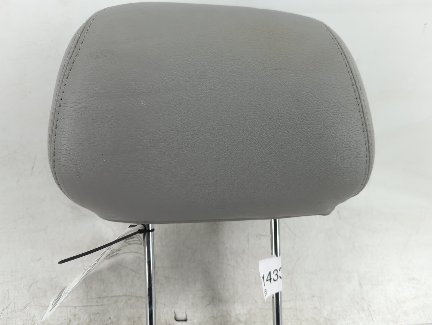 2006-2008 Hyundai Sonata Headrest Head Rest Front Driver Passenger Seat Fits Fits 2006 2007 2008 OEM Used Auto Parts - Oemus