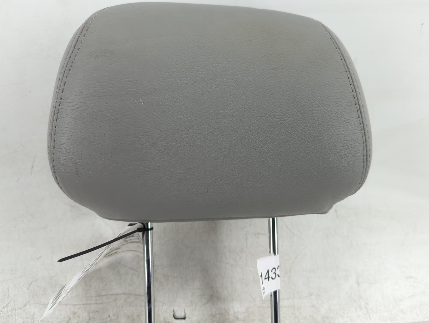 2006-2008 Hyundai Sonata Headrest Head Rest Front Driver Passenger Seat Fits Fits 2006 2007 2008 OEM Used Auto Parts - Oemus